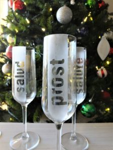 Last-Minute New Year's Eve Party Ideas - DIY Etched Champagne Flutes | https://www.roseclearfield.com