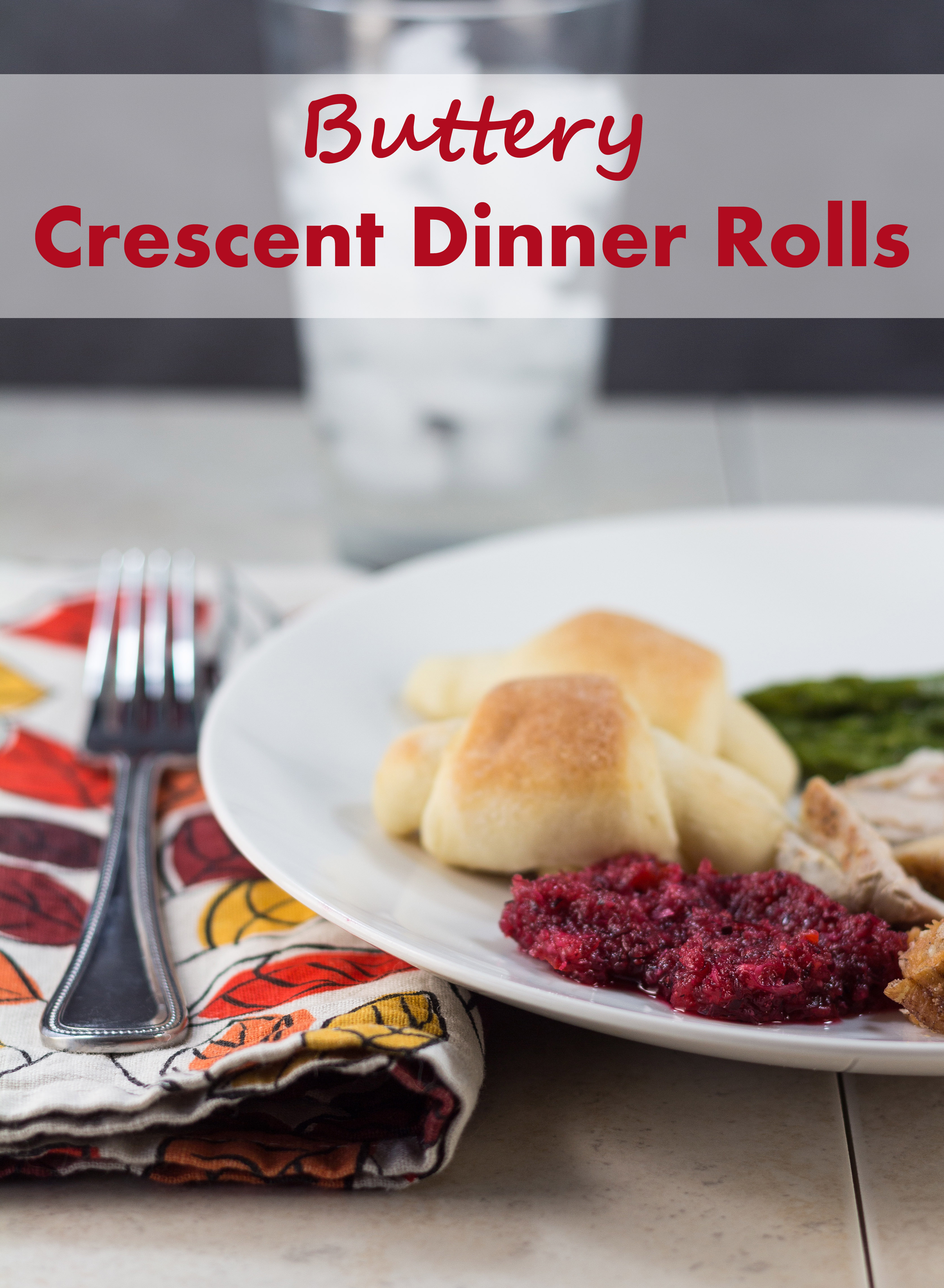 Buttery Crescent Dinner Rolls | https://www.roseclearfield.com