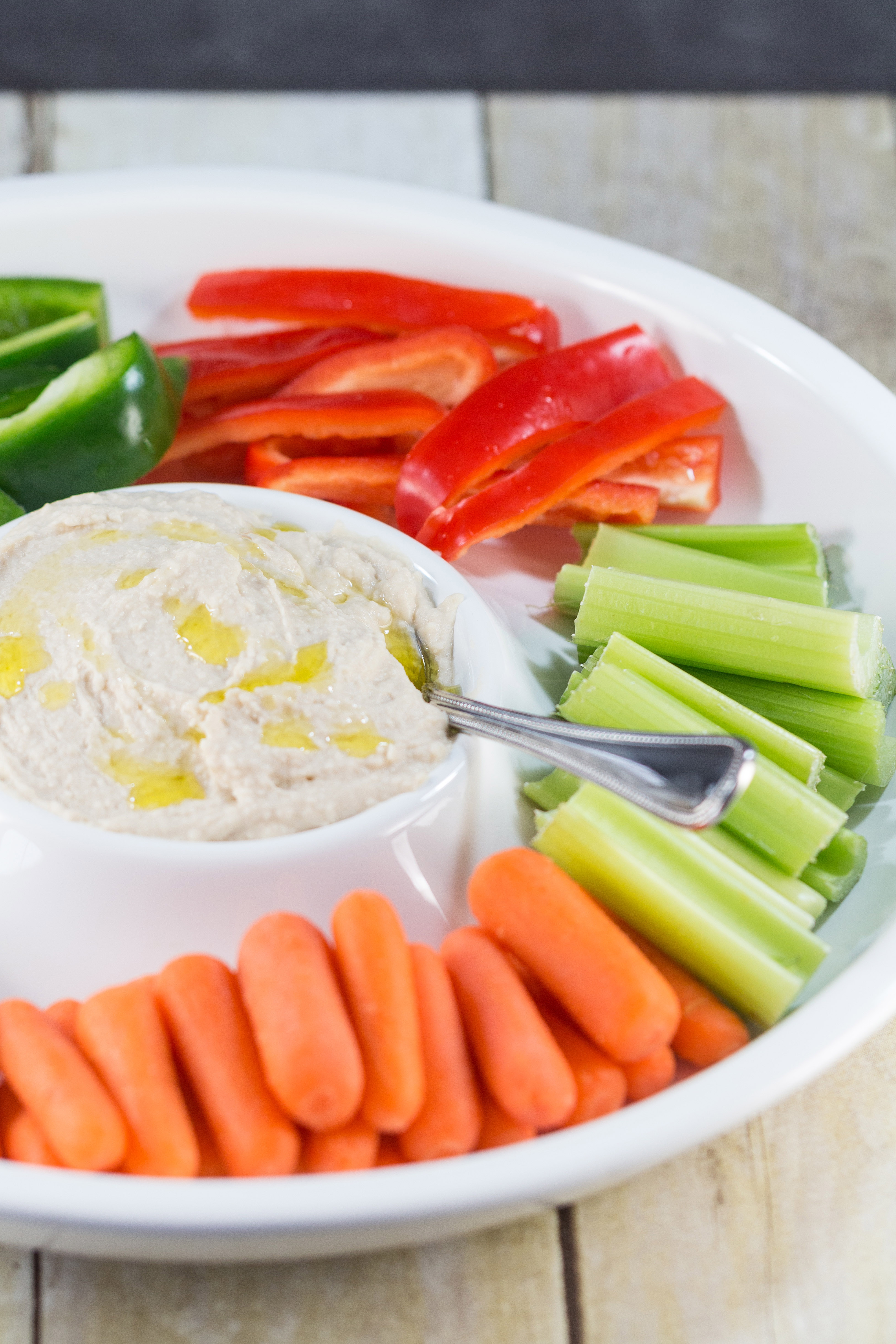 Homemade White Bean Cannellini Hummus | https://www.roseclearfield.com