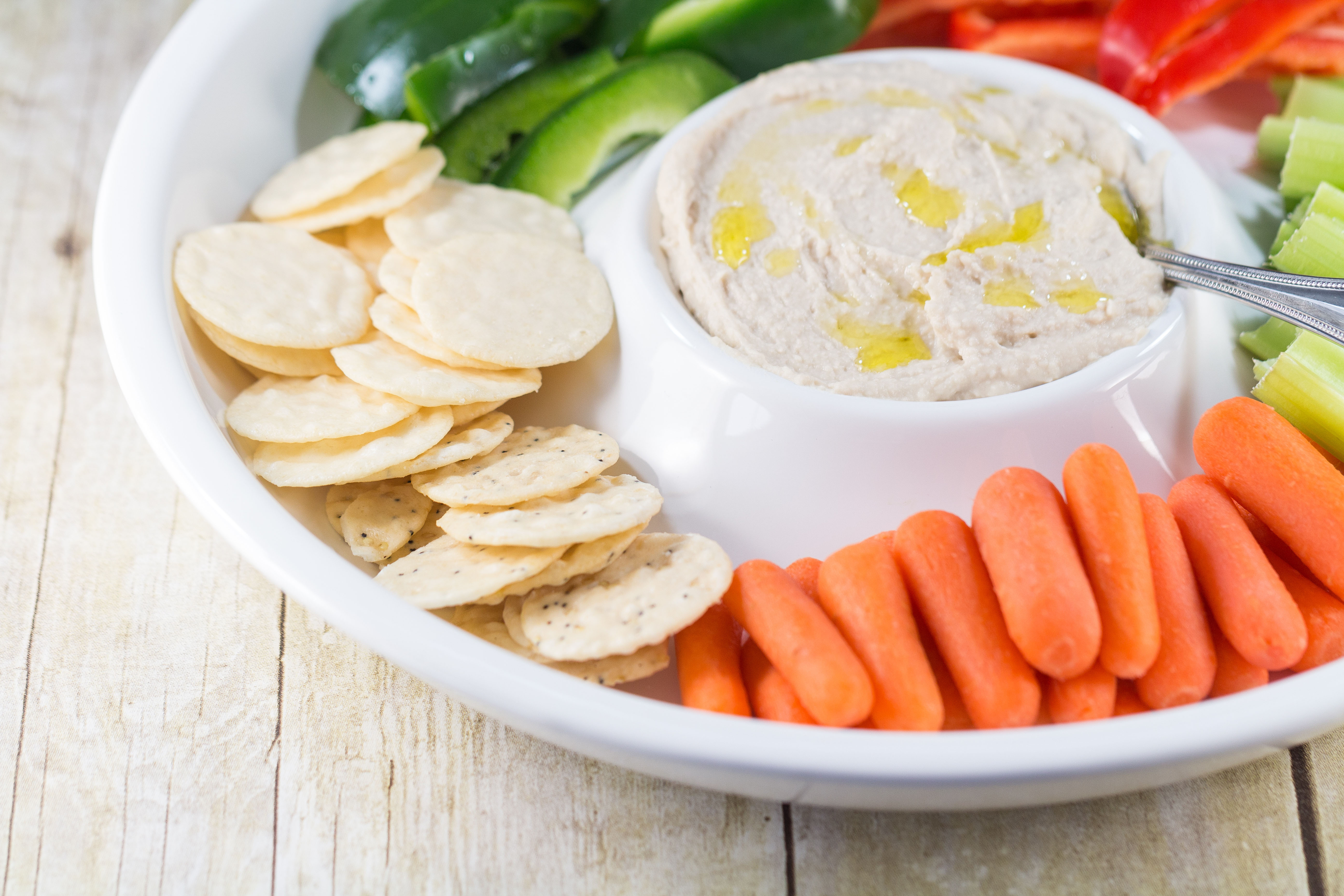 Homemade White Bean Cannellini Hummus | https://www.roseclearfield.com