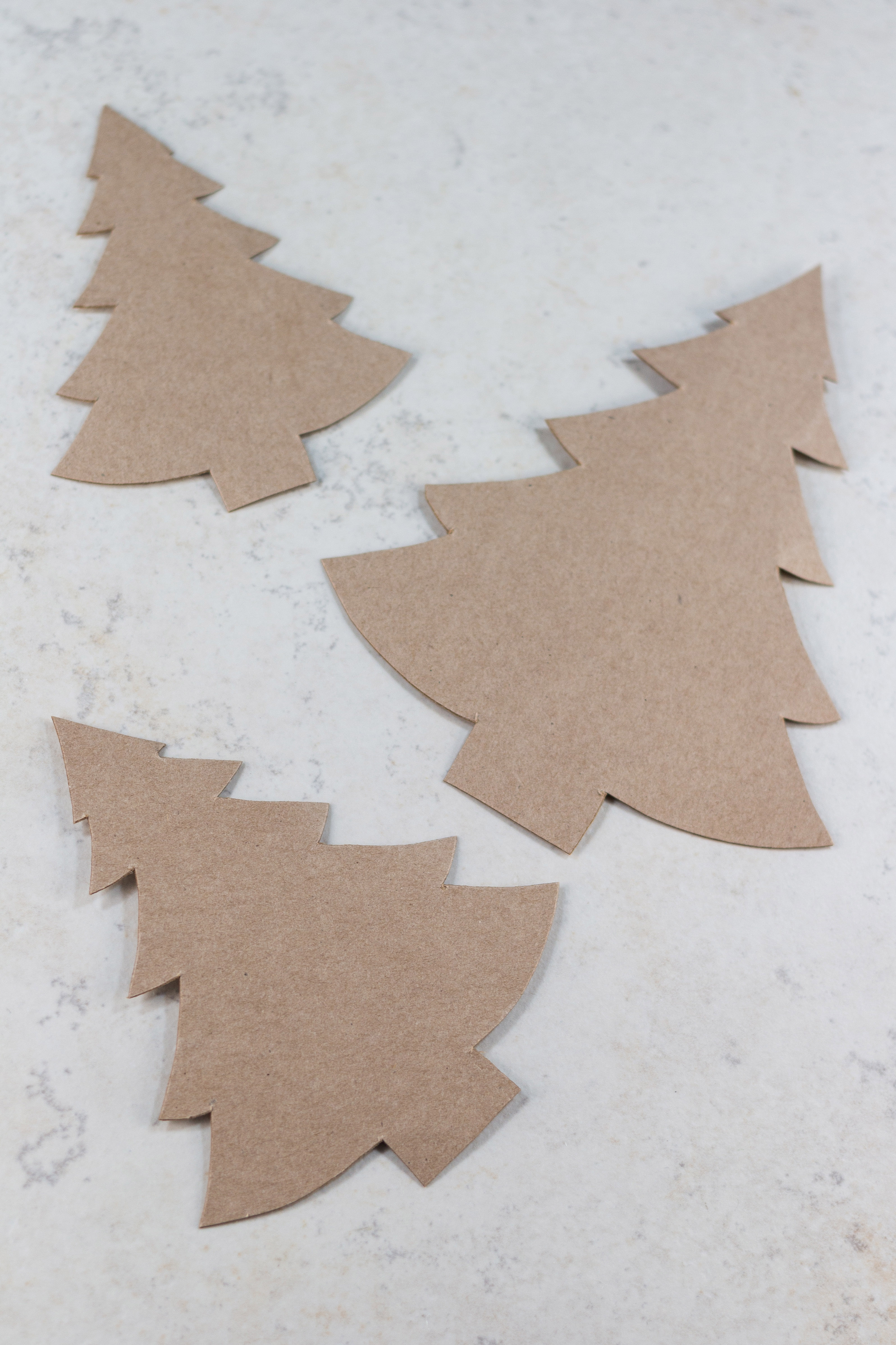 DIY Pine Tree Holiday Decor Canvas Wall Art | https://www.roseclearfield.com