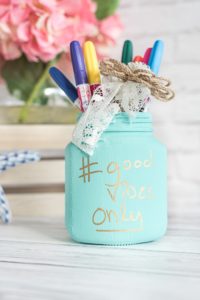 Last-Minute Homemade Christmas Gift Ideas - DIY upcycled motivational pen cup. | https://www.roseclearfield.com