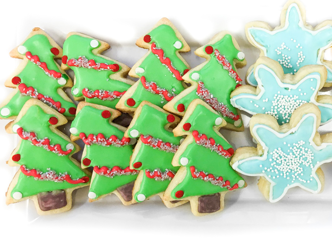 10 Cute Creative Christmas Cookies - Sugar Cookies with Royal Icing | https://www.roseclearfield.com