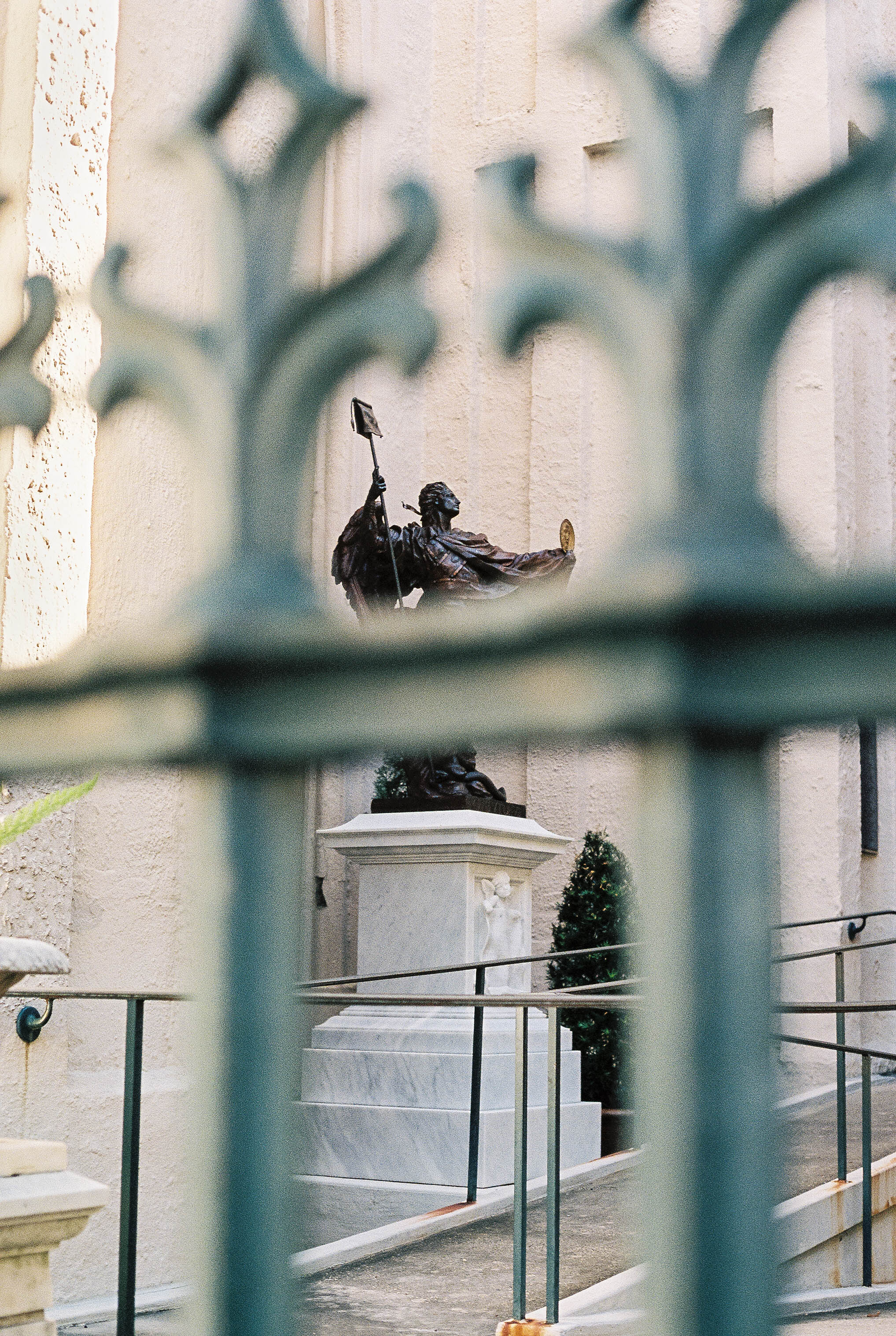 New Orleans, October 2016, Film Photography - Canon AE-1, 50mm f/1.8, Portra 400 | https://www.roseclearfield.com