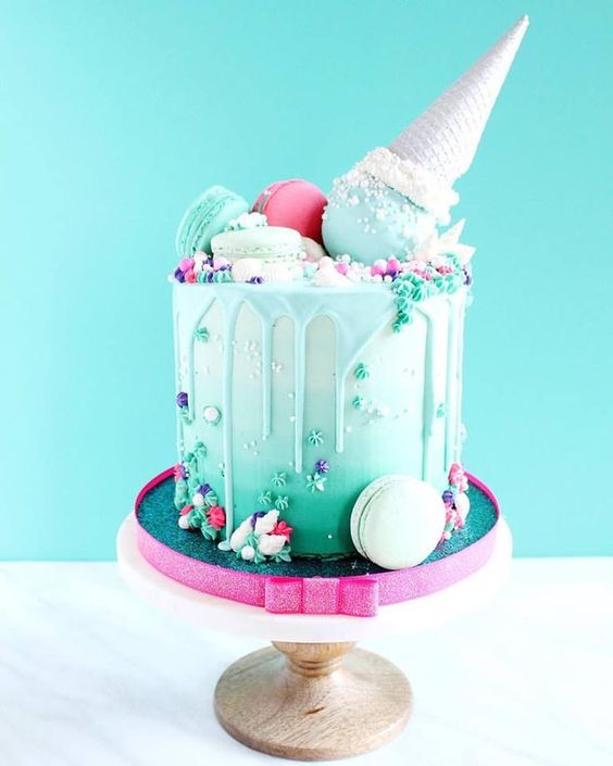 Pantone Spring 2017 Island Paradise - Cake | https://www.roseclearfield.com