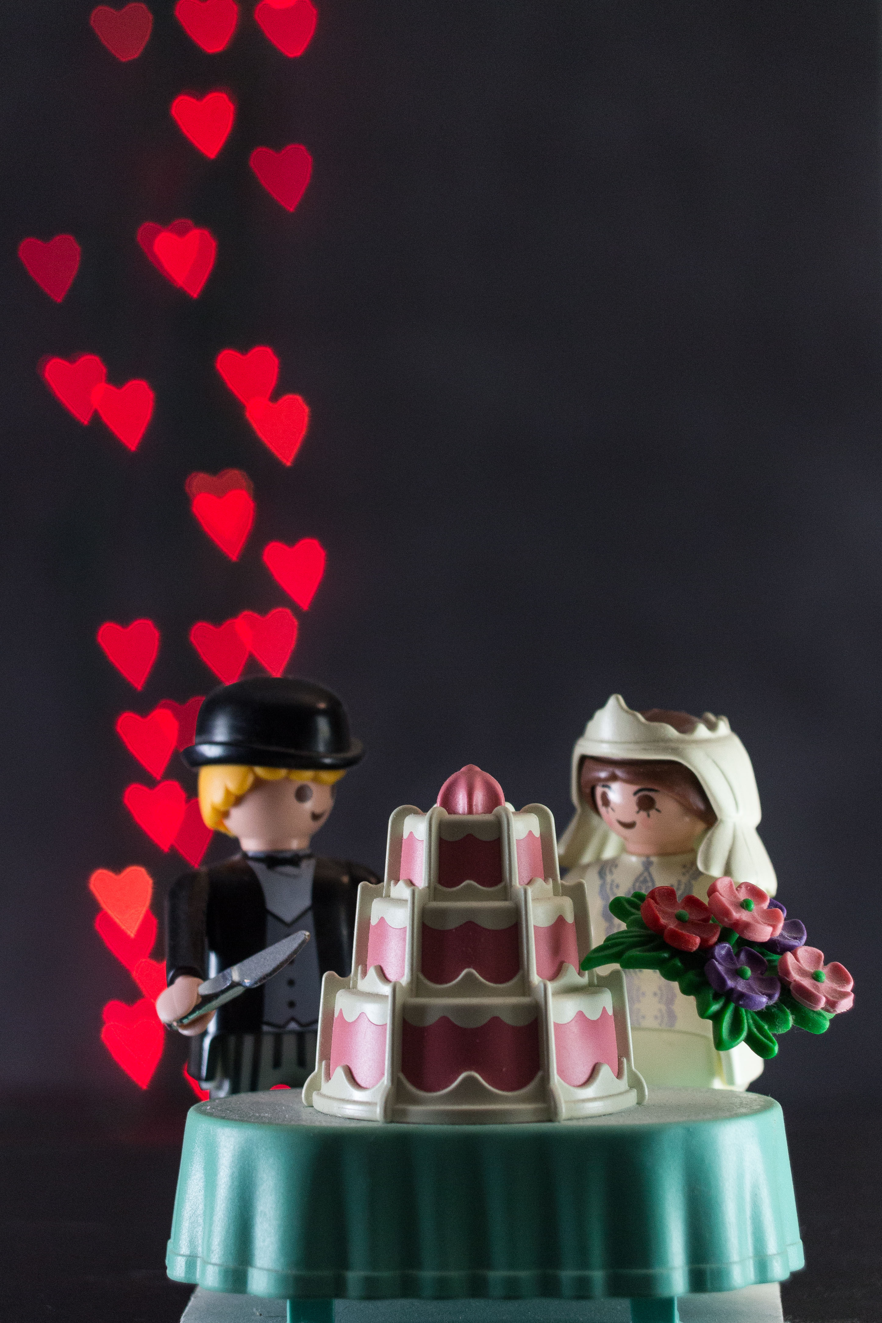 Playmobile Wedding Couple With Heart Bokeh | https://www.roseclearfield.com