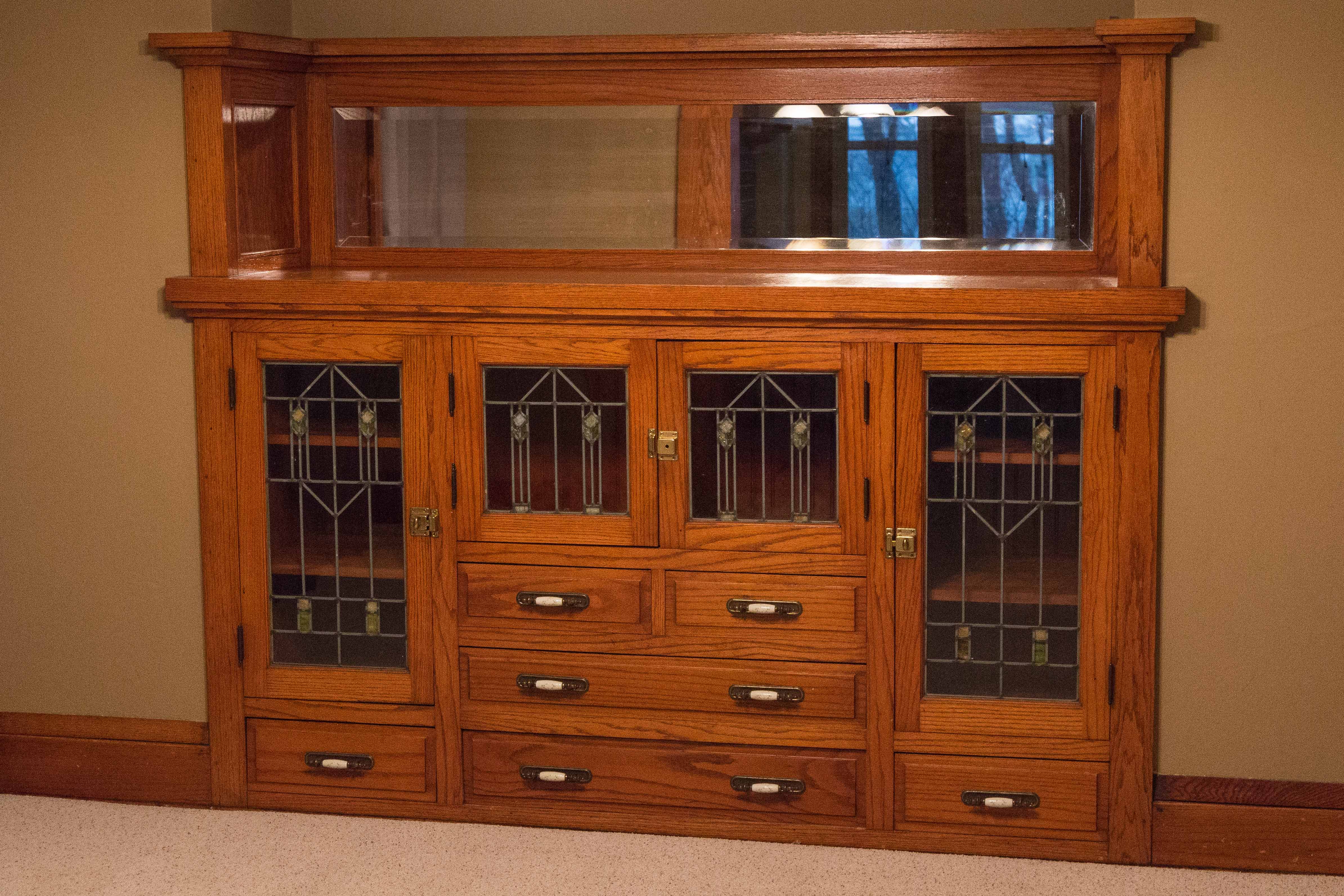 Milwaukee House Built-In China Cabinet | https://www.roseclearfield.com