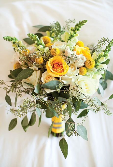 Pantone Spring 2017 Primrose Yellow - Wedding Bouquet | https://www.roseclearfield.com