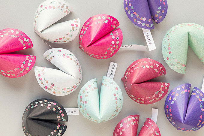 Last-Minute DIY Valentine's Day Gift Ideas - Printable Paper Fortune Cookies via Evermine | https://www.roseclearfield.com