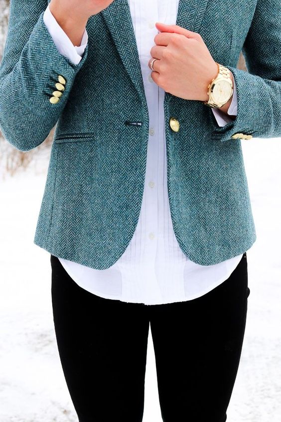 Winter Business Casual Fashion Inspiration | https://www.roseclearfield.com