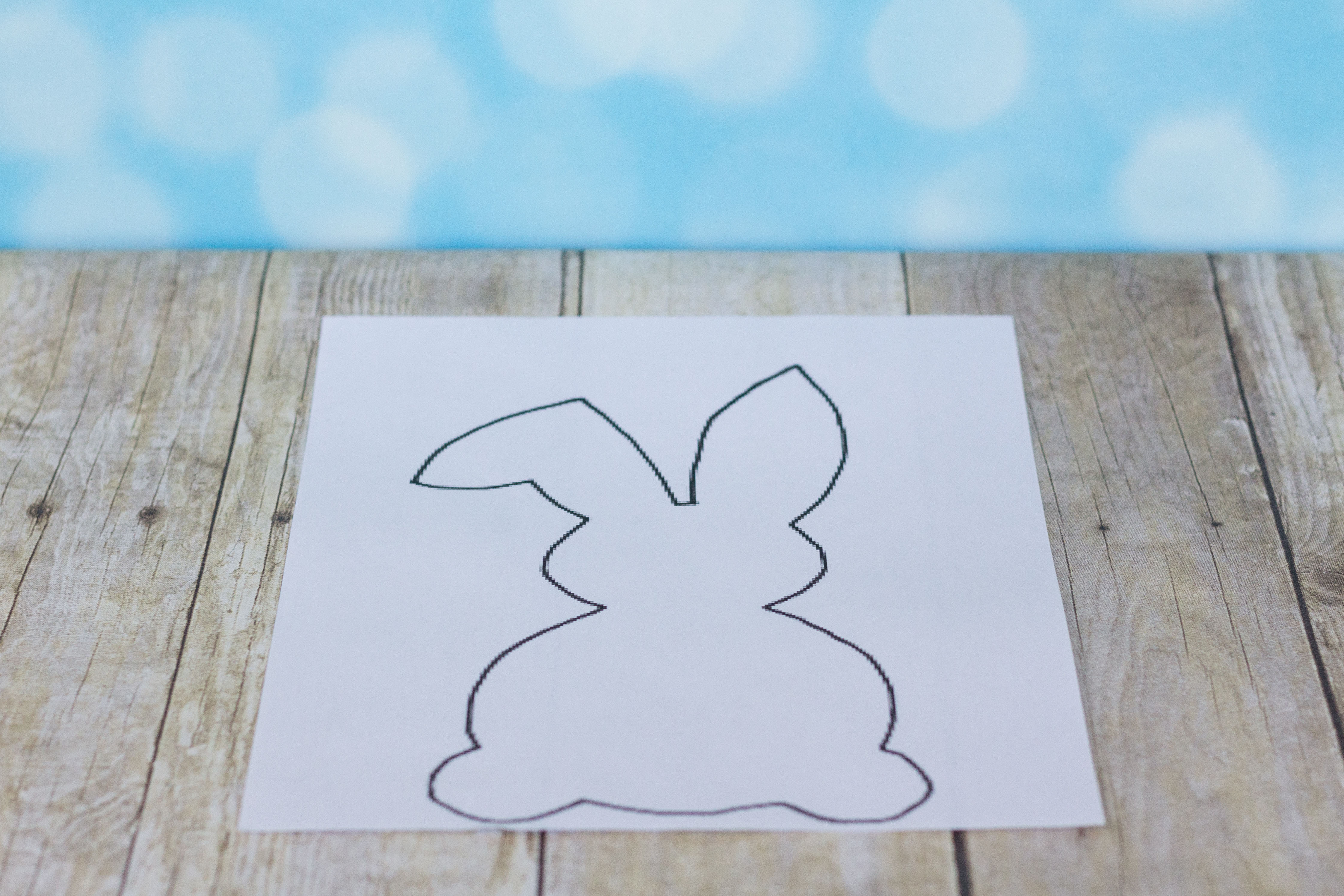 DIY Easter Bunny Canvas Wall Art | https://www.roseclearfield.com