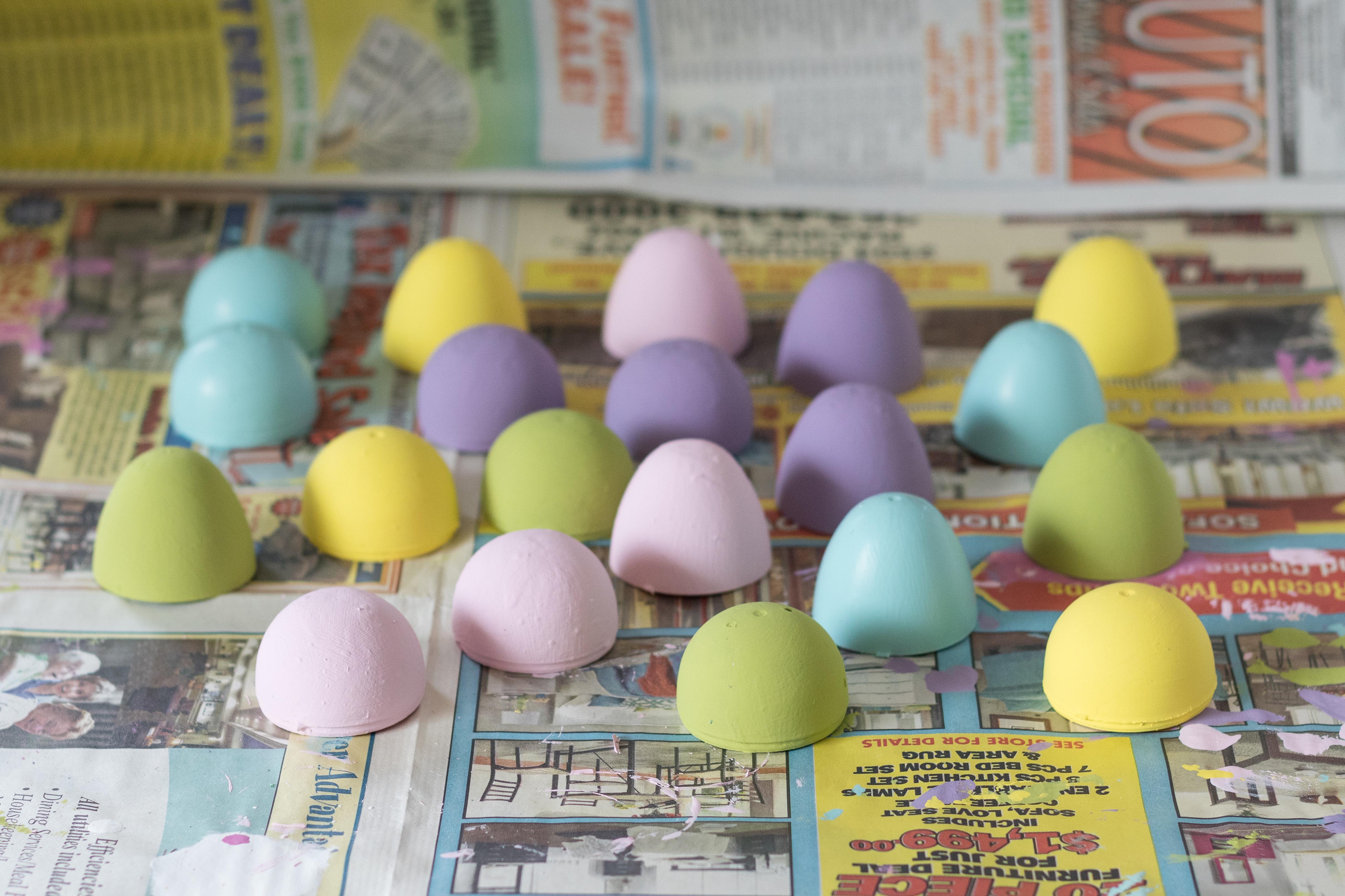 DIY Pastel Painted Speckled Plastic Easter Eggs | https://www.roseclearfield.com