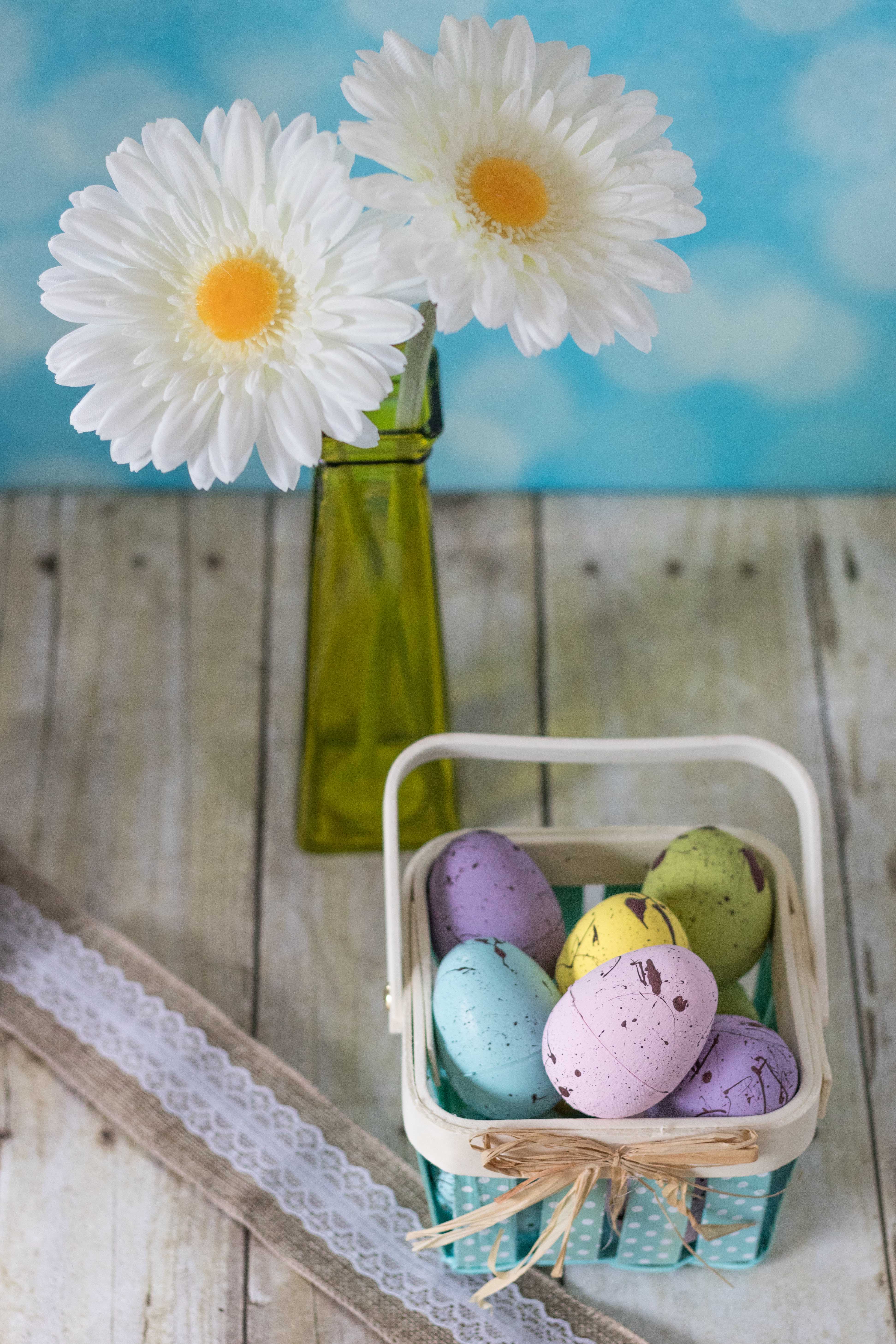 DIY Pastel Painted Speckled Plastic Easter Eggs | https://www.roseclearfield.com