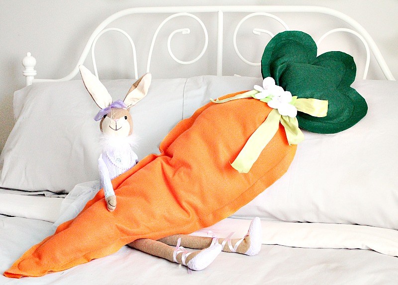 DIY Easy Easter Decor Ideas - Giant Carrot Cushion via Faeries and Fauna | https://www.roseclearfield.com