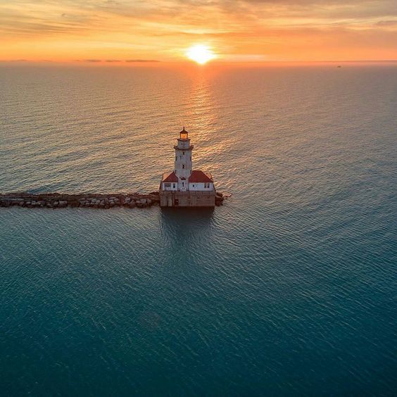 Golden Hour Over Lake Michigan by razdood on Instagram | https://www.roseclearfield.com