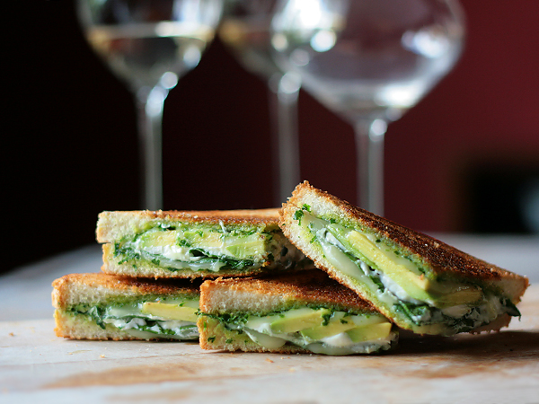 Green Goddess Grilled Cheese via Tastespotting | https://www.roseclearfield.com