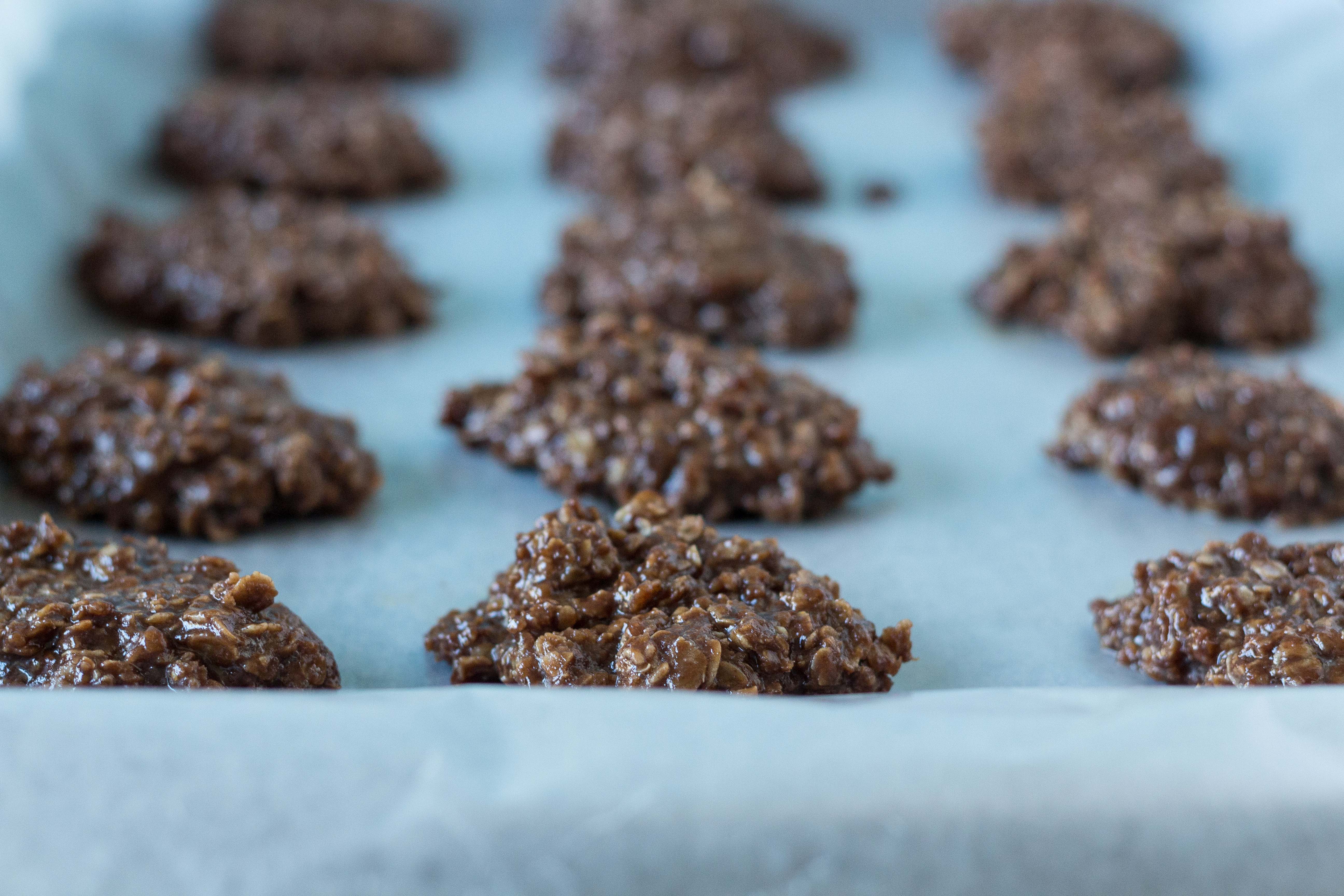 No-Bake Chocolate Oatmeal Peanut Butter Cookies | https://www.roseclearfield.com