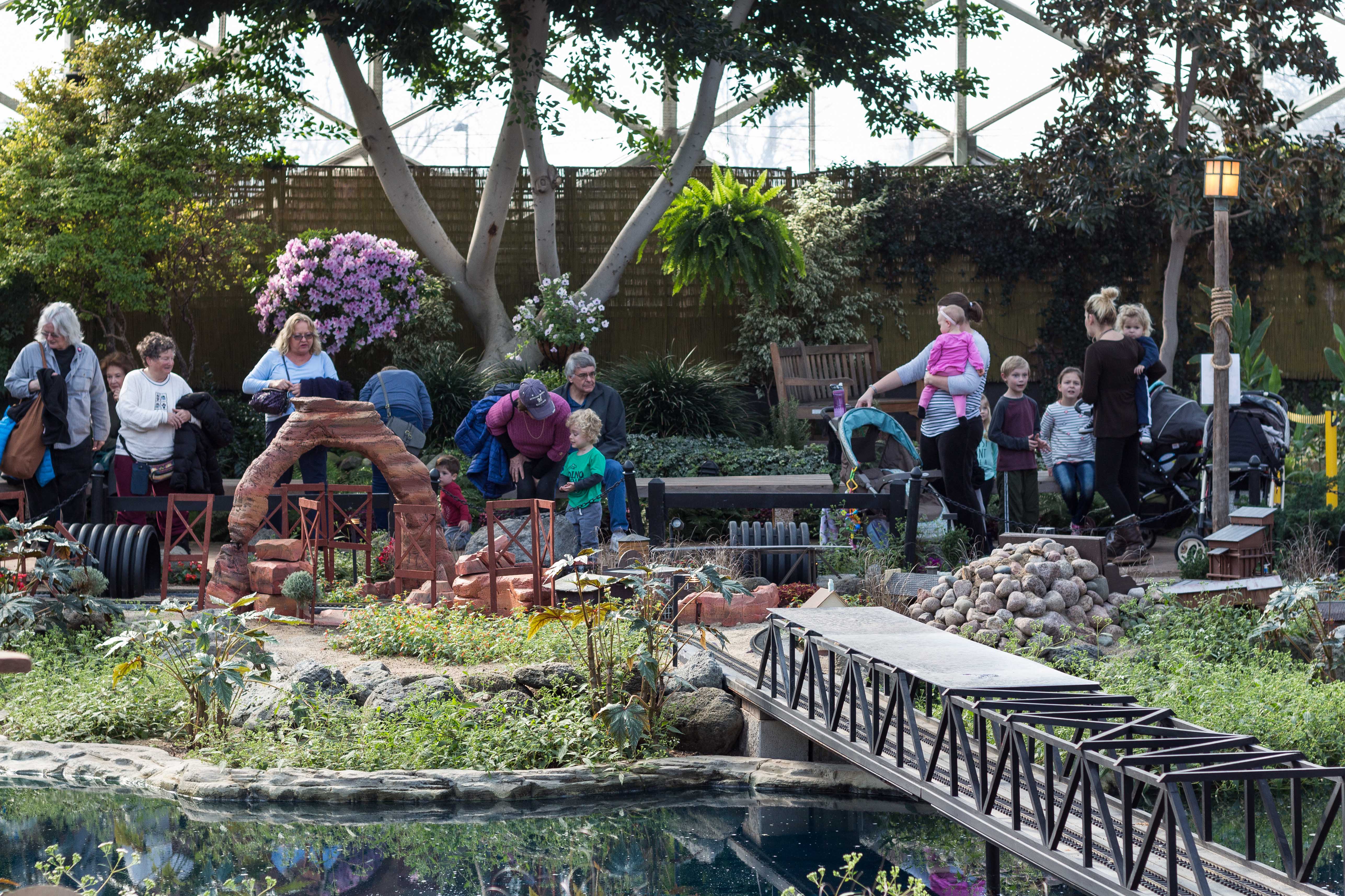 The Great Train Robbery Train Show at the Domes | https://www.roseclearfield.com