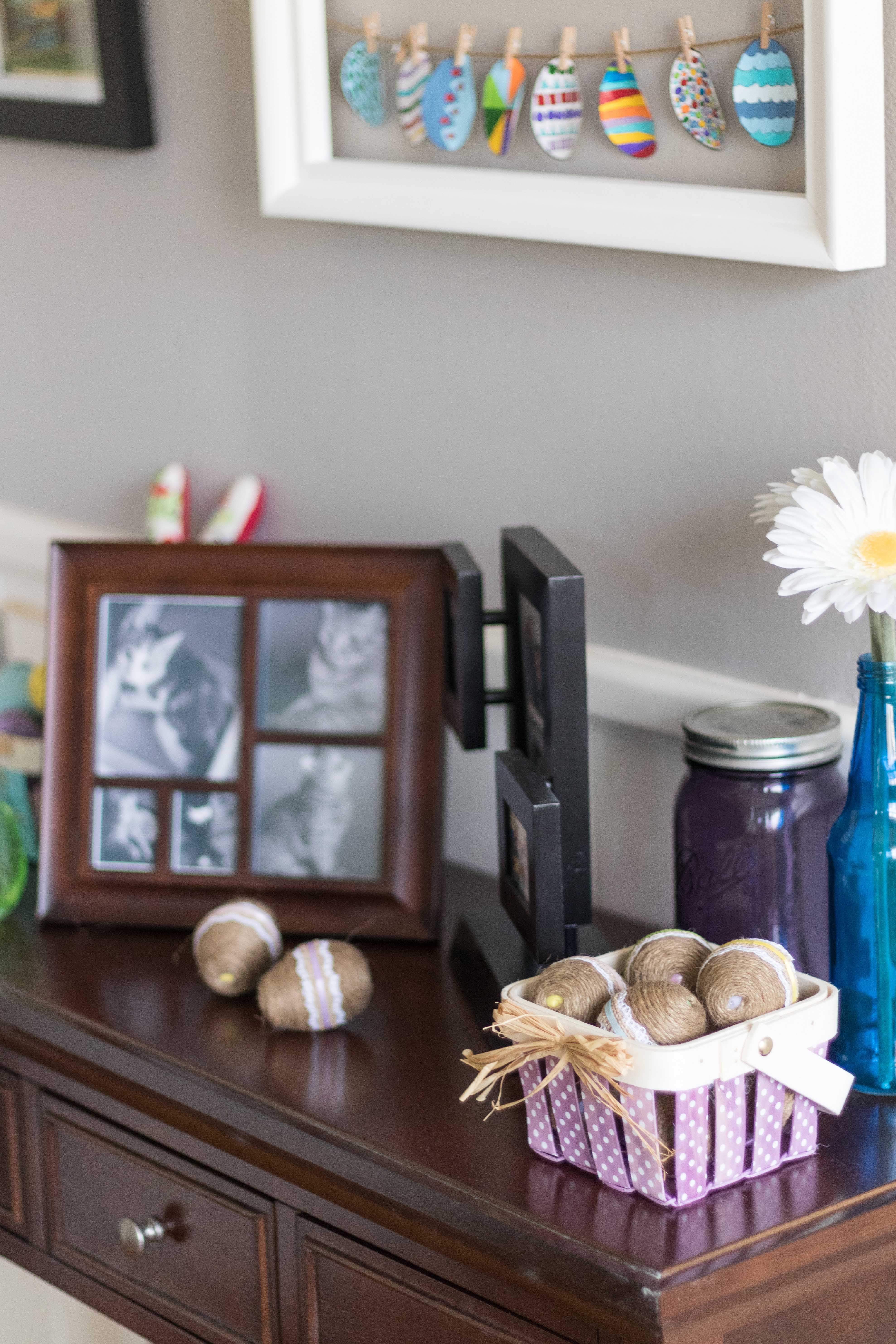 Entryway DIY Easter Decor | https://www.roseclearfield.com