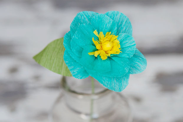 Last Minute DIY Mother's Day Gift Ideas - Crepe Paper Flowers via The Art of Simple | https://www.roseclearfield.com