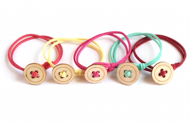 Last Minute DIY Mother's Day Gift Ideas - DIY Button Bracelet via All Things Target | https://www.roseclearfield.com