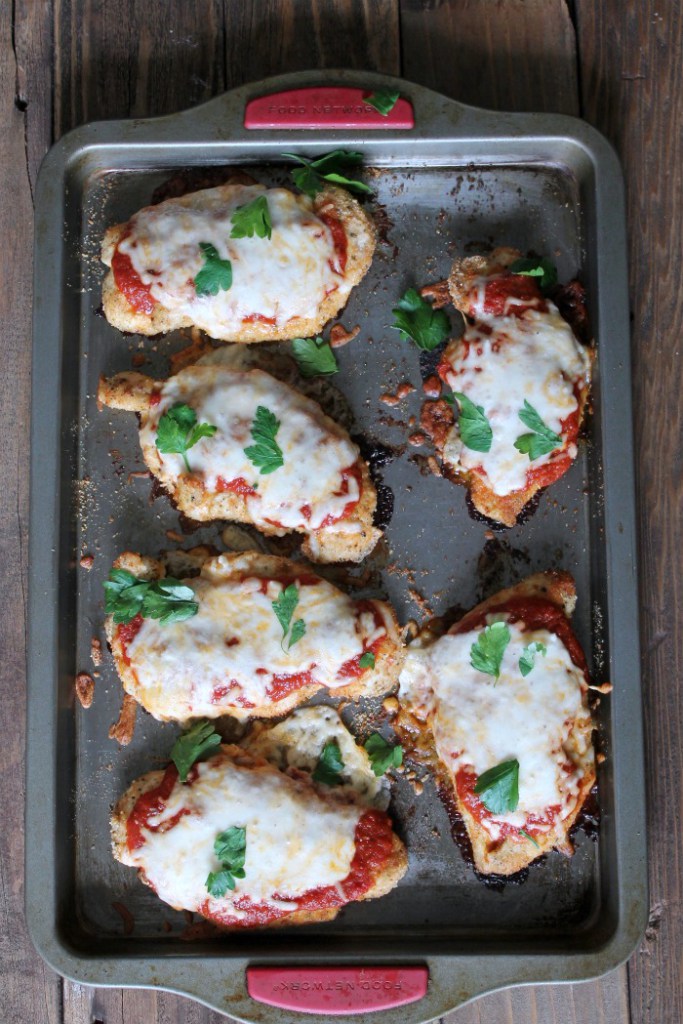 30 Days of Healthy Chicken Dinner Recipes - Healthy Baked Chicken Parmesan via Organize Yourself Skinny | https://www.roseclearfield.com