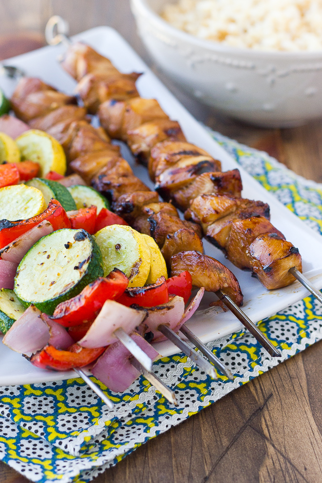 30 Days of Healthy Chicken Dinner Recipes - Honey Sesame Chicken Skewers via Meaningful Eats | https://www.roseclearfield.com