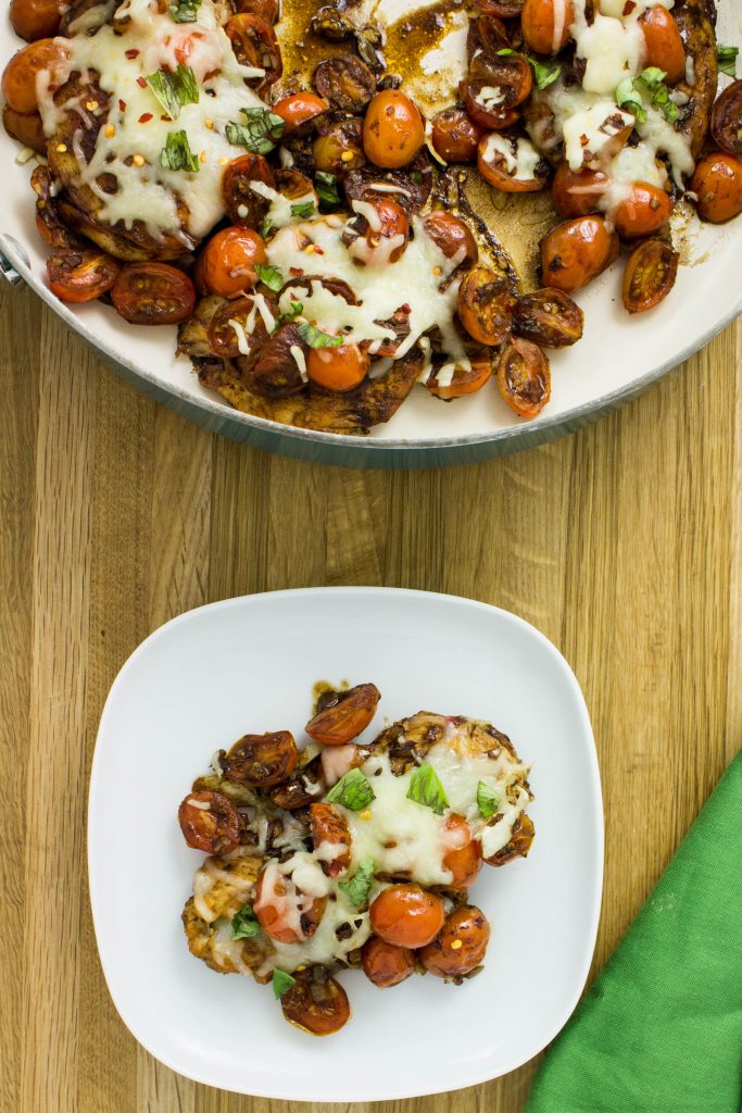 30 Days of Healthy Chicken Dinner Recipes - Skillet Caprese Chicken via Bites of Flavor | https://www.roseclearfield.com