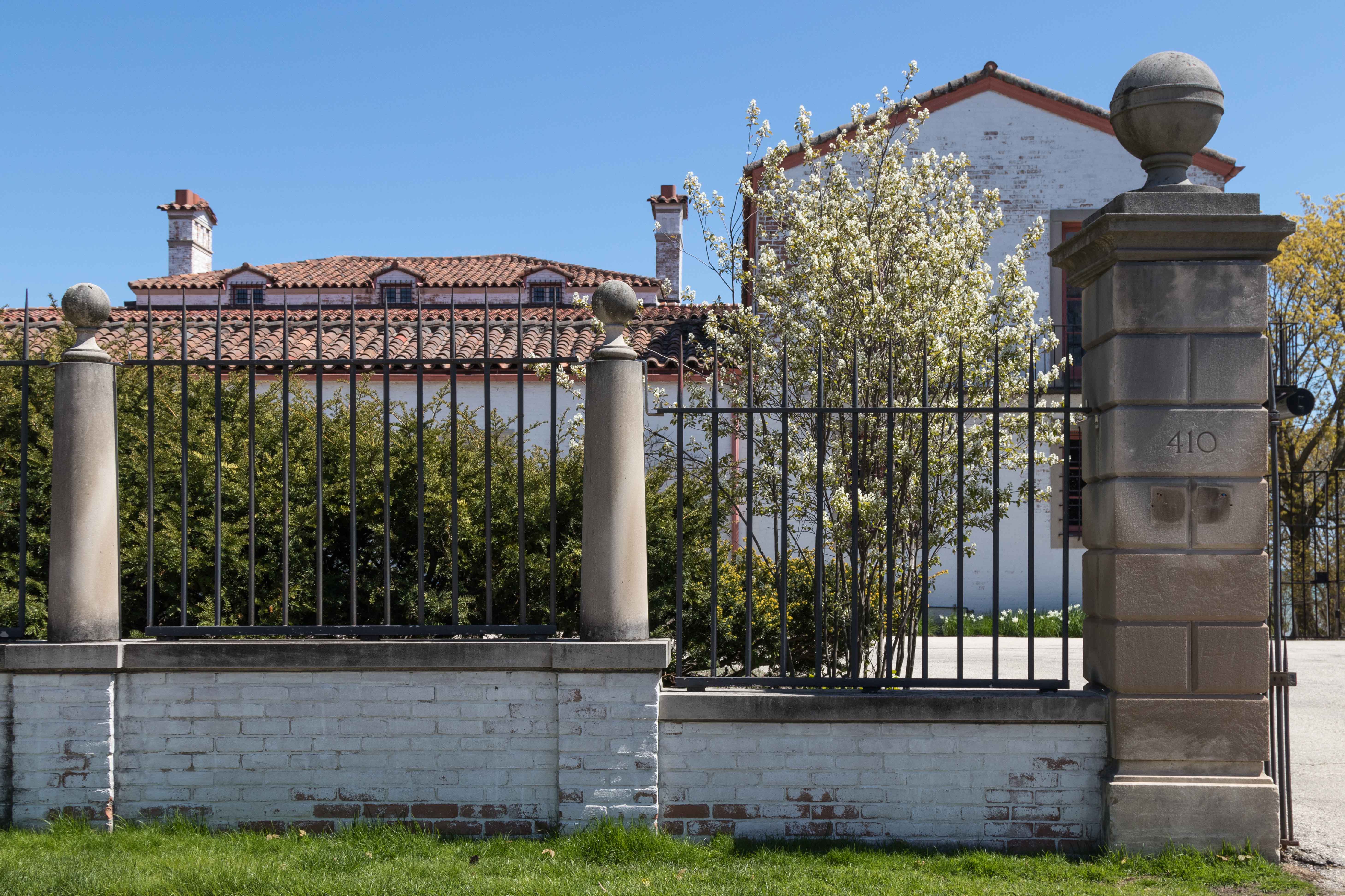 Villa Terrace Decorative Arts Museum, Milwaukee, WI | https://www.roseclearfield.com