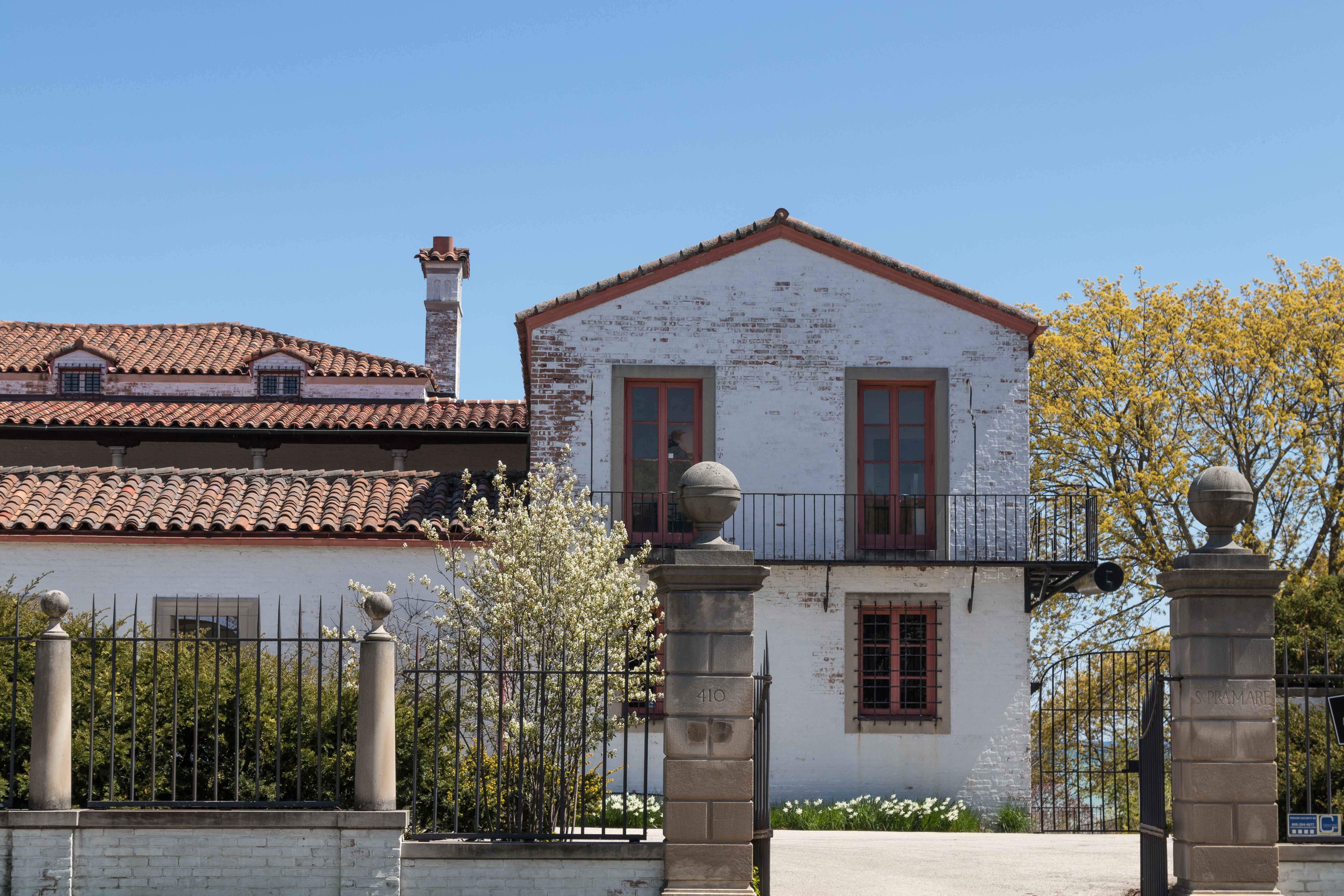 Villa Terrace Decorative Arts Museum, Milwaukee, WI | https://www.roseclearfield.com