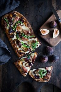 30 Days of Healthy Grilling Recipes - Grilled Fig Pizza with Balsamic Onions and Gorgonzola via Feasting at Home | https://www.roseclearfield.com