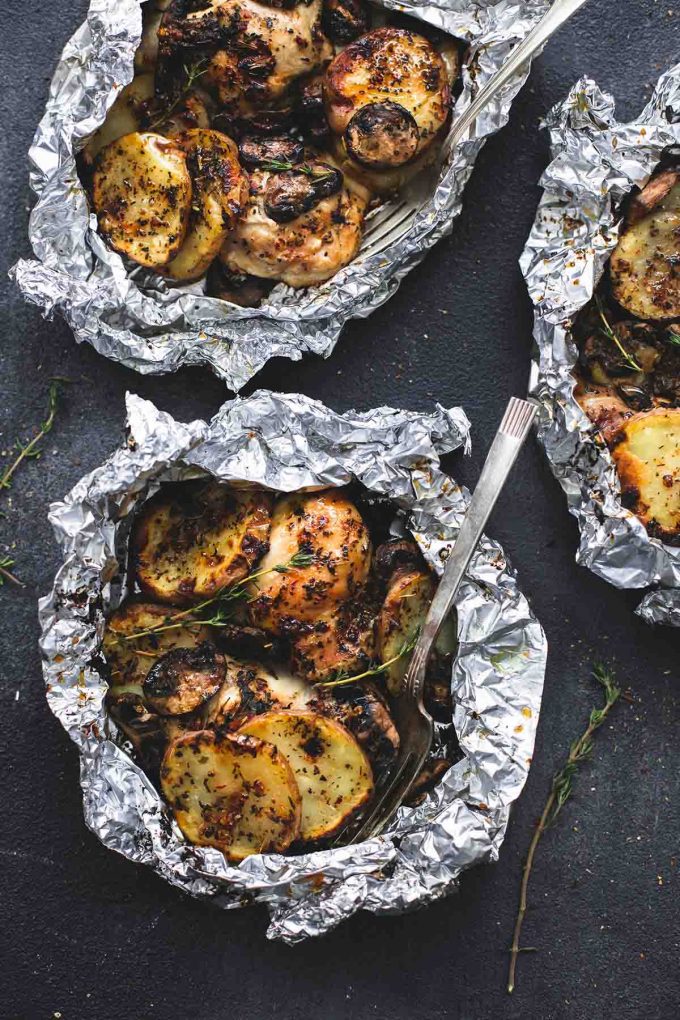 30 Days of Healthy Grilling Recipes - Grilled Herbed Chicken Potato Foil Packs via Le Creme de la Crumb | https://www.roseclearfield.com