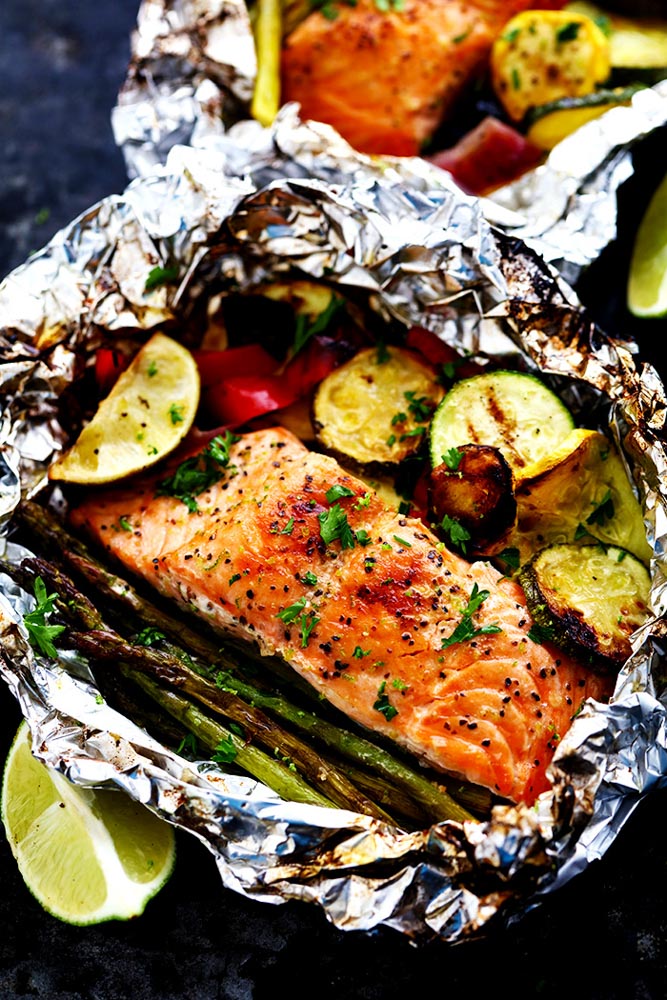 30 Days of Healthy Grilling Recipes - Grilled Lime Butter Salmon in Foil with Summer Veggies via The Recipe Critic | https://www.roseclearfield.com