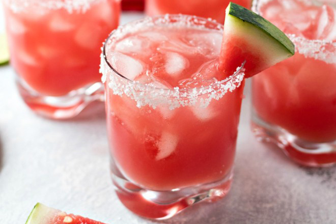 Fourth of July Recipe Ideas - Waterlemon Margaritas via Certified Pastry Aficionado | https://www.roseclearfield.com