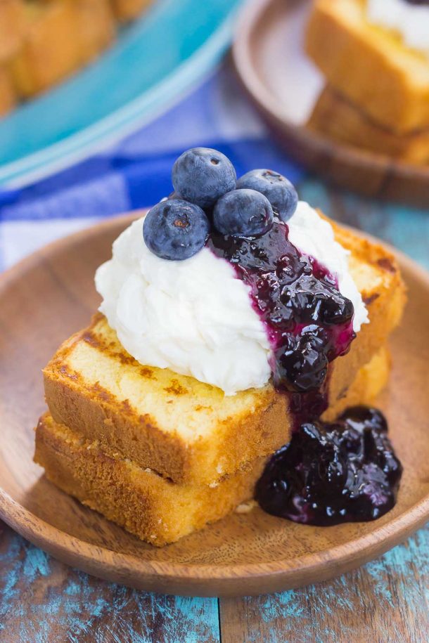 30 Days of Grilled Desserts - Grilled Pound Cake with Mascarpone Cream and Blueberries via Pumpkin 'n Spice | https://www.roseclearfield.com