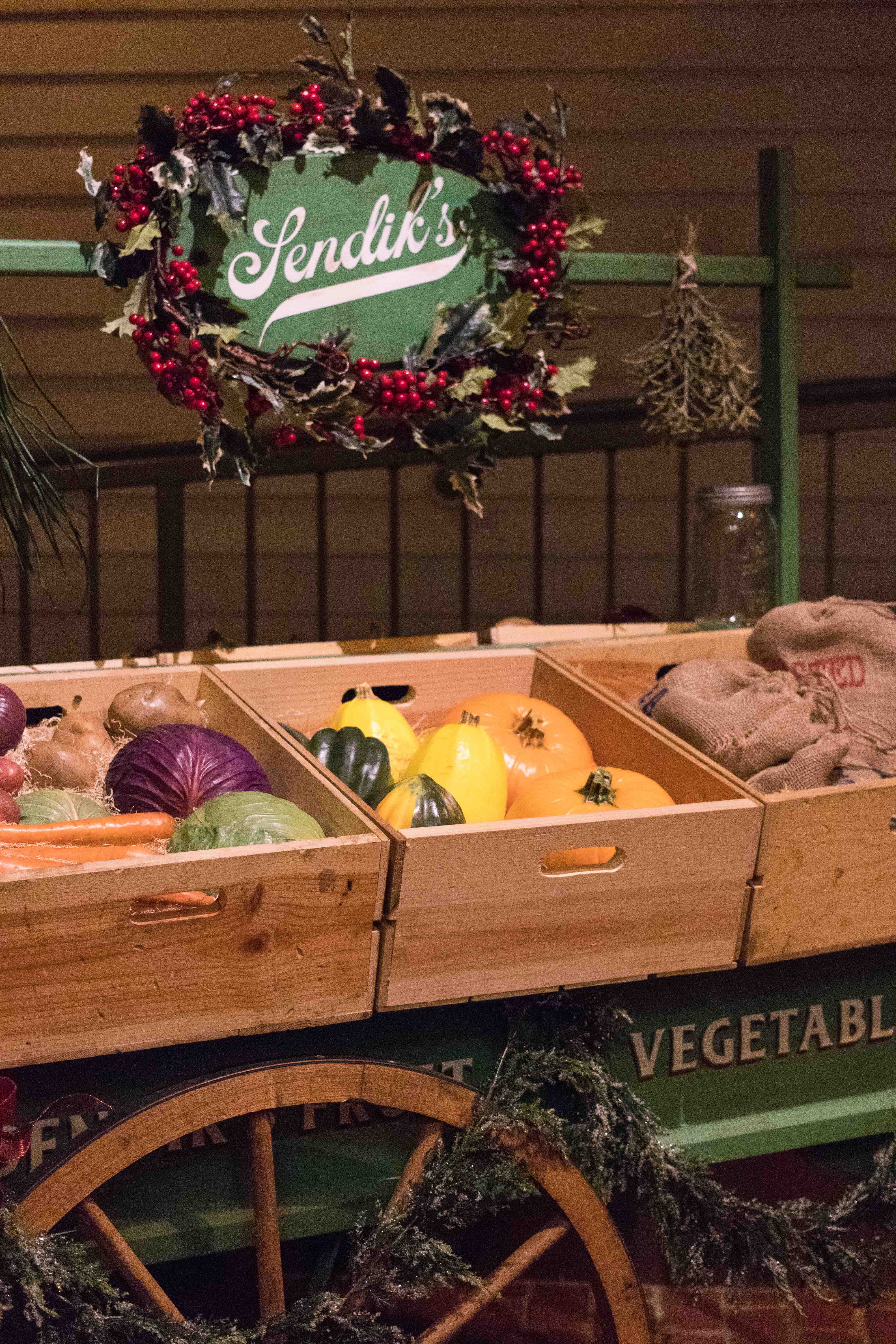 Deck the Streets of Old Milwaukee at the Milwaukee Public Museum | https://www.roseclearfield.com