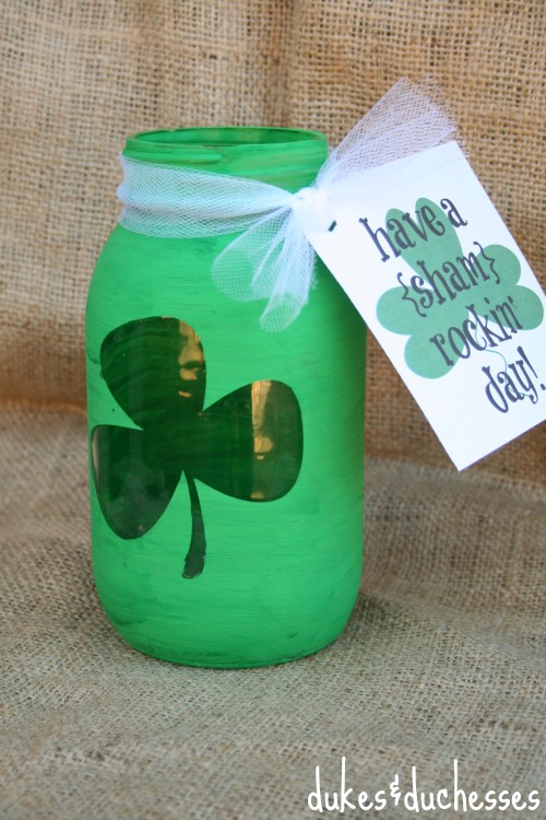 Shamrock Mason Jar with a Printable Tag via Dukes and Duchesses | https://www.roseclearfield.com