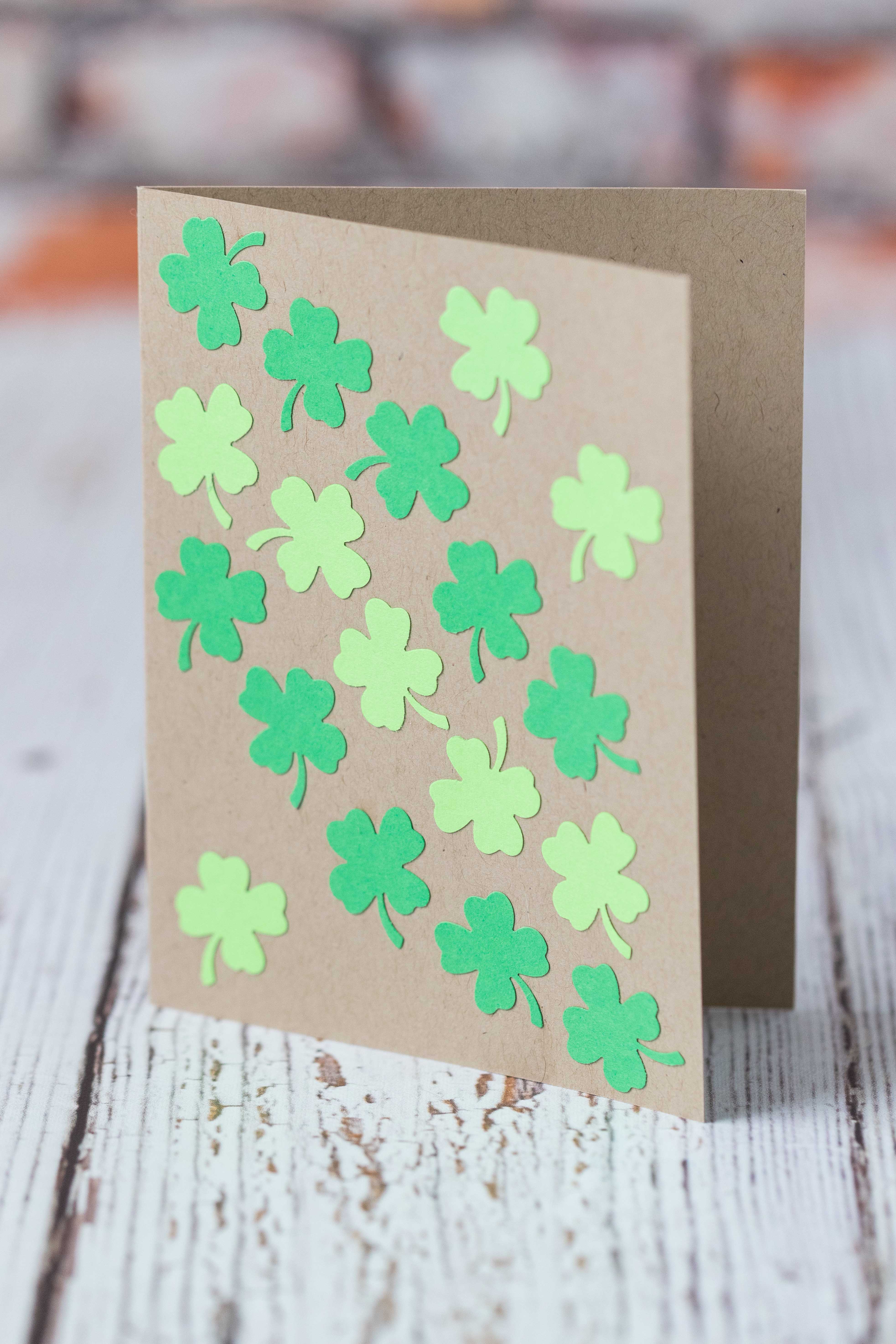 Simple DIY St. Patrick's Day Cards | https://www.roseclearfield.com