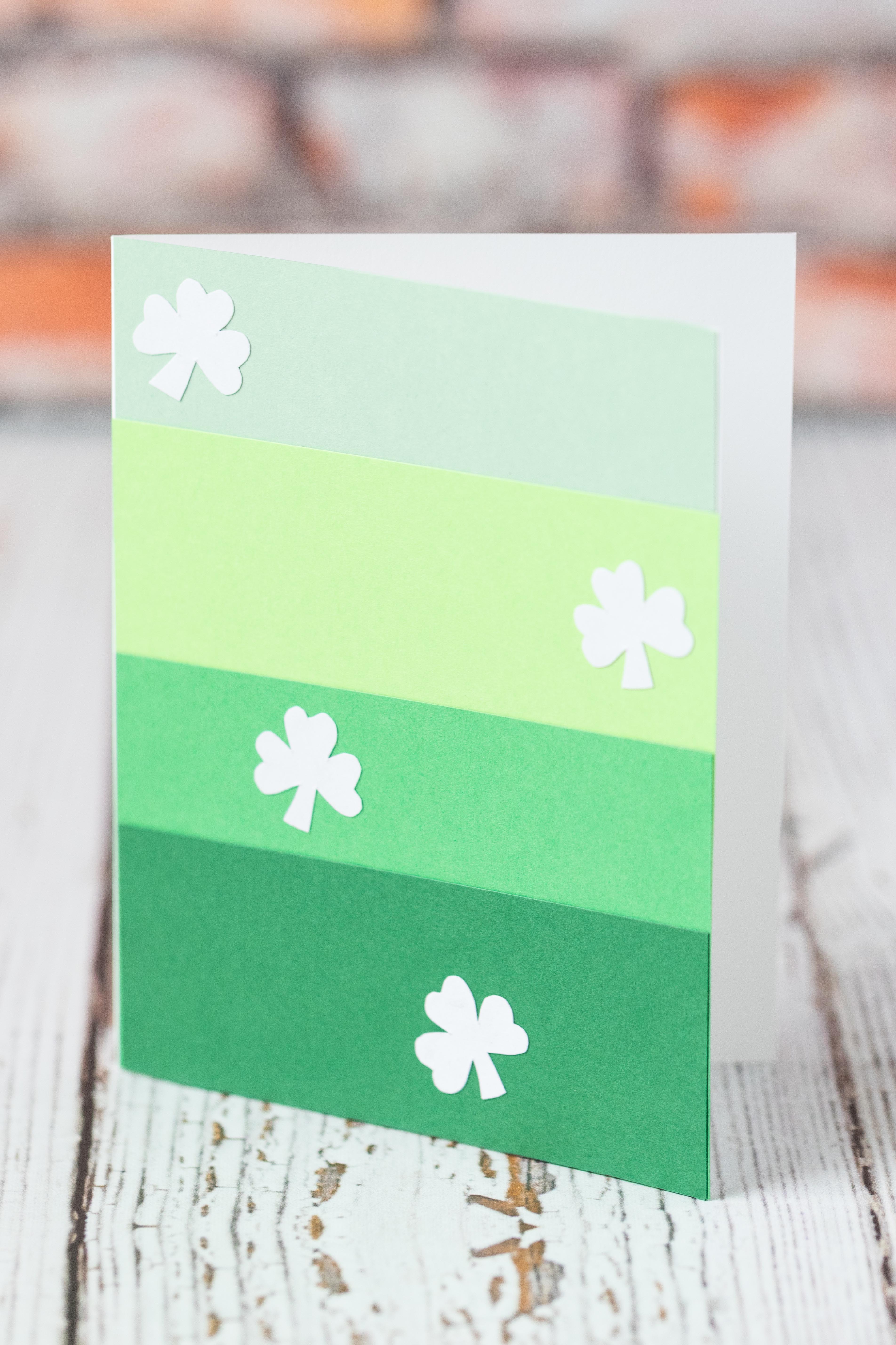 Simple DIY St. Patrick's Day Cards | https://www.roseclearfield.com