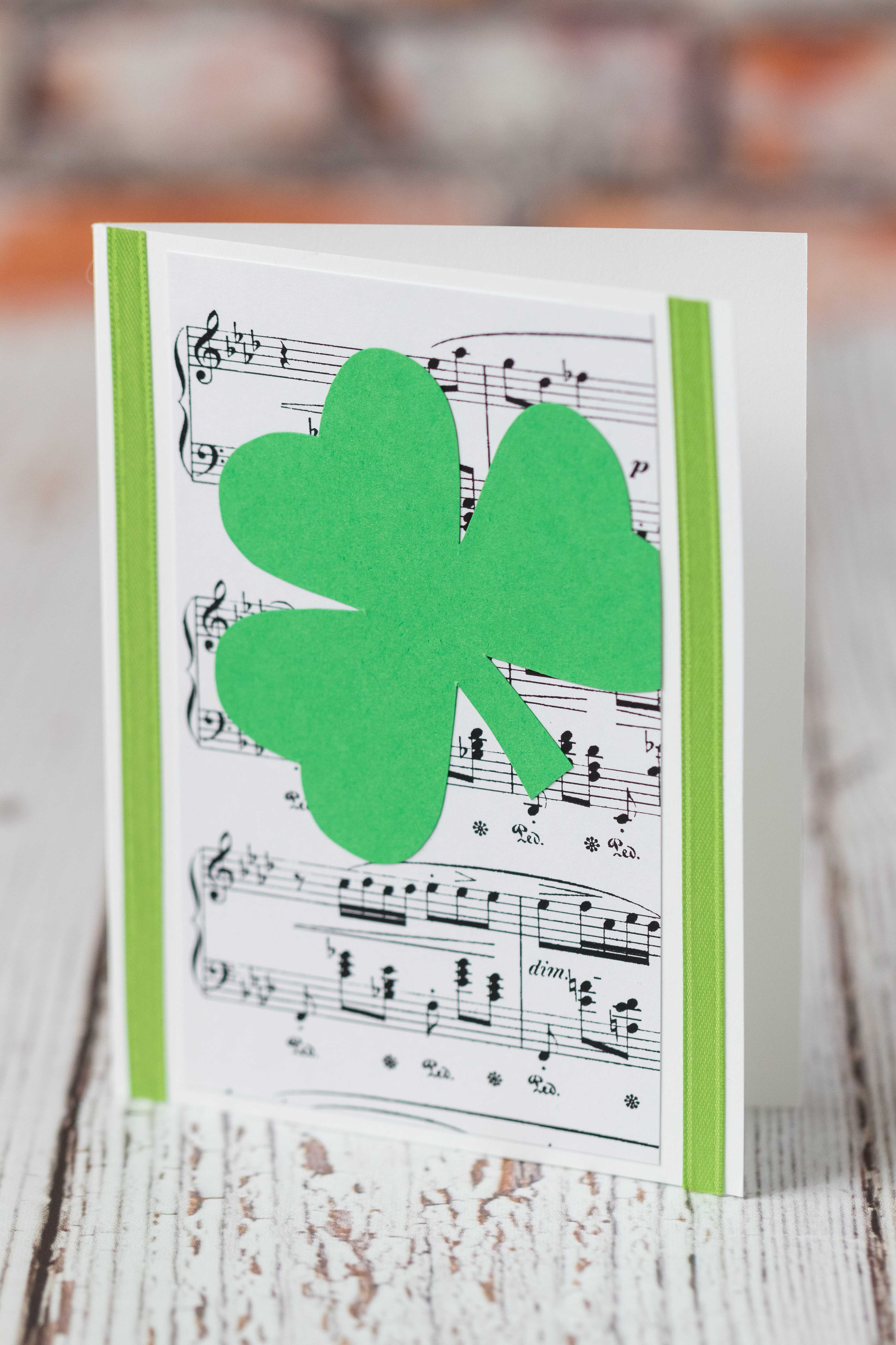 Simple DIY St. Patrick's Day Cards | https://www.roseclearfield.com