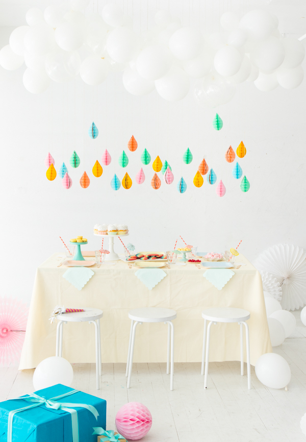 April Showers Bring May Flowers Baby Shower - April Baby Showers via Oh Happy Day | https://www.roseclearfield.com