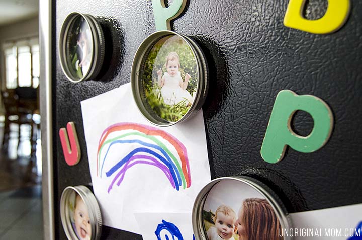 Unique Mother's Day Photo Gift Ideas - Upcycled Mason Jar Lids via Unoriginal Mom | https://www.roseclearfield.com