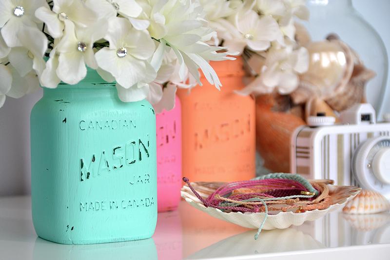 Summer Mason Jar Decor - Beach Chic Mason Jars via Pura Vida Bracelets | https://www.roseclearfield.com