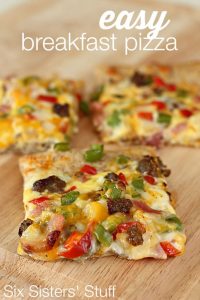 Breakfast for Dinner Ideas - Easy Breakfast Pizza via Six Sisters' Stuff | https://www.roseclearfield.com