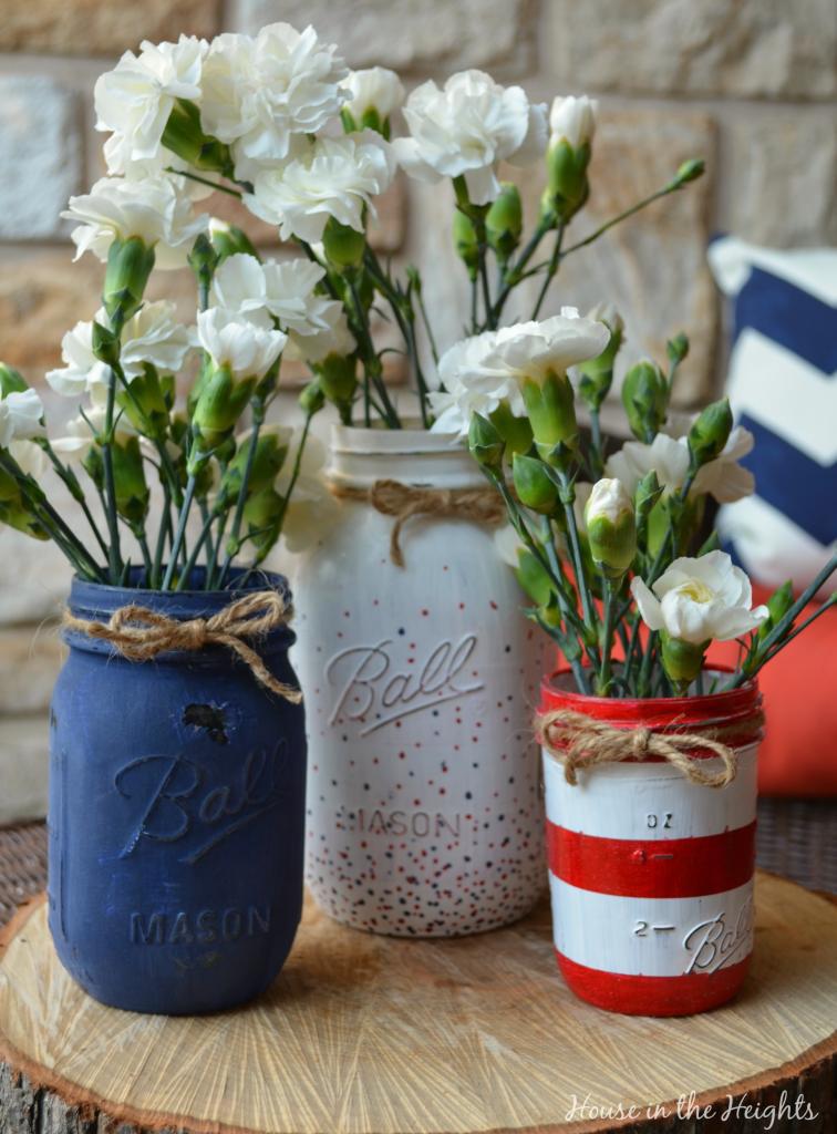 4th of July Mason Jar Decor - Patriotic Mason Jar Vases via Sweet Haute | https://www.roseclearfield.com