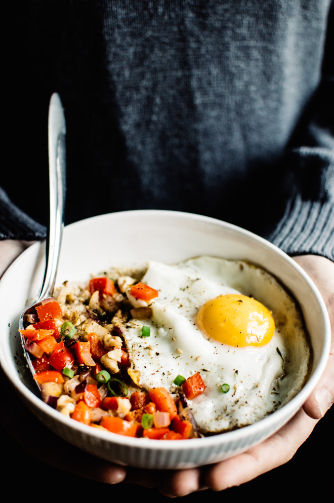 Breakfast for Dinner Ideas - Savory Oatmeal with Cheddar and Fried Egg via Healthy Nibbles and Bits | https://www.roseclearfield.com