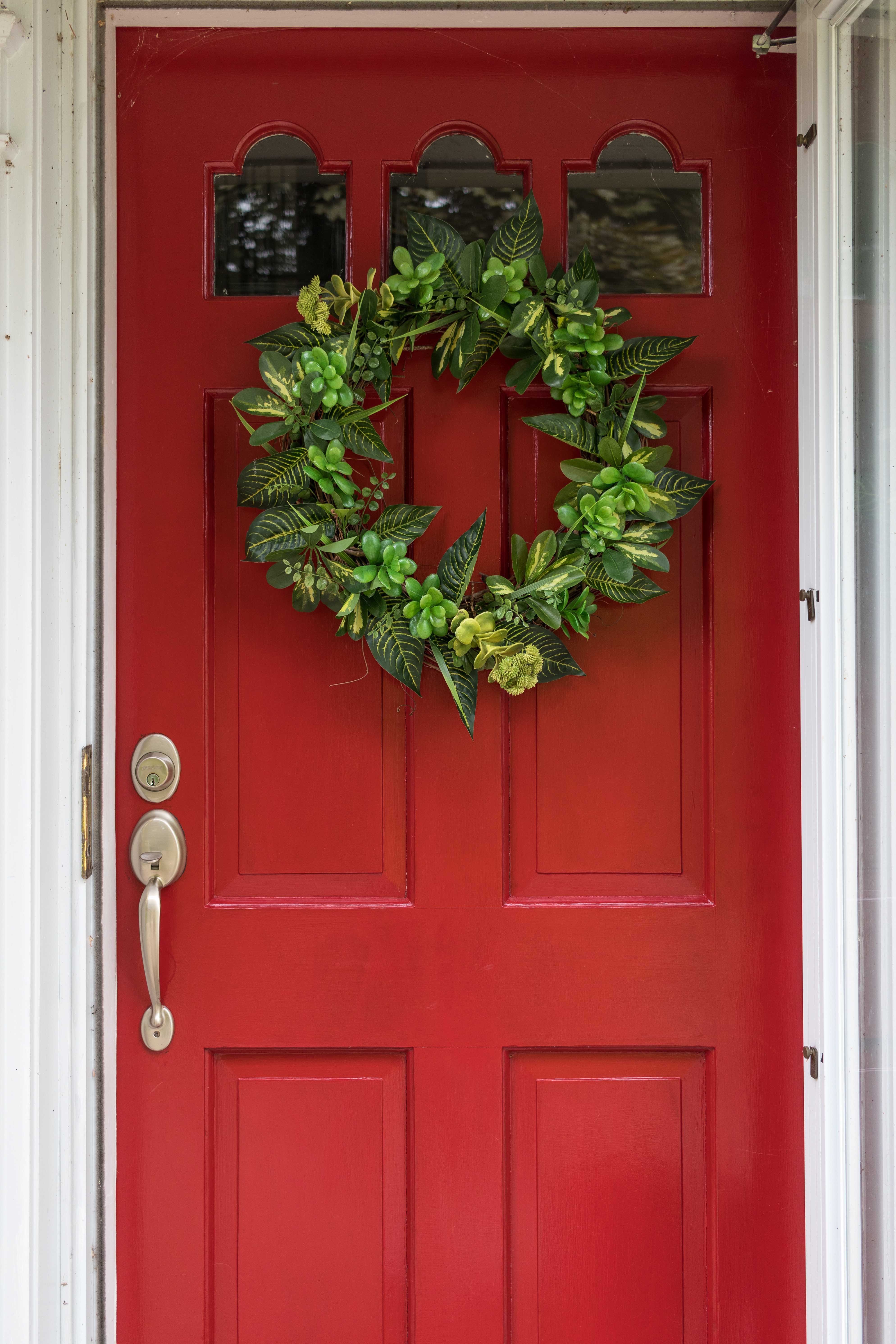 DIY Faux Greenery Wreath | https://www.roseclearfield.com