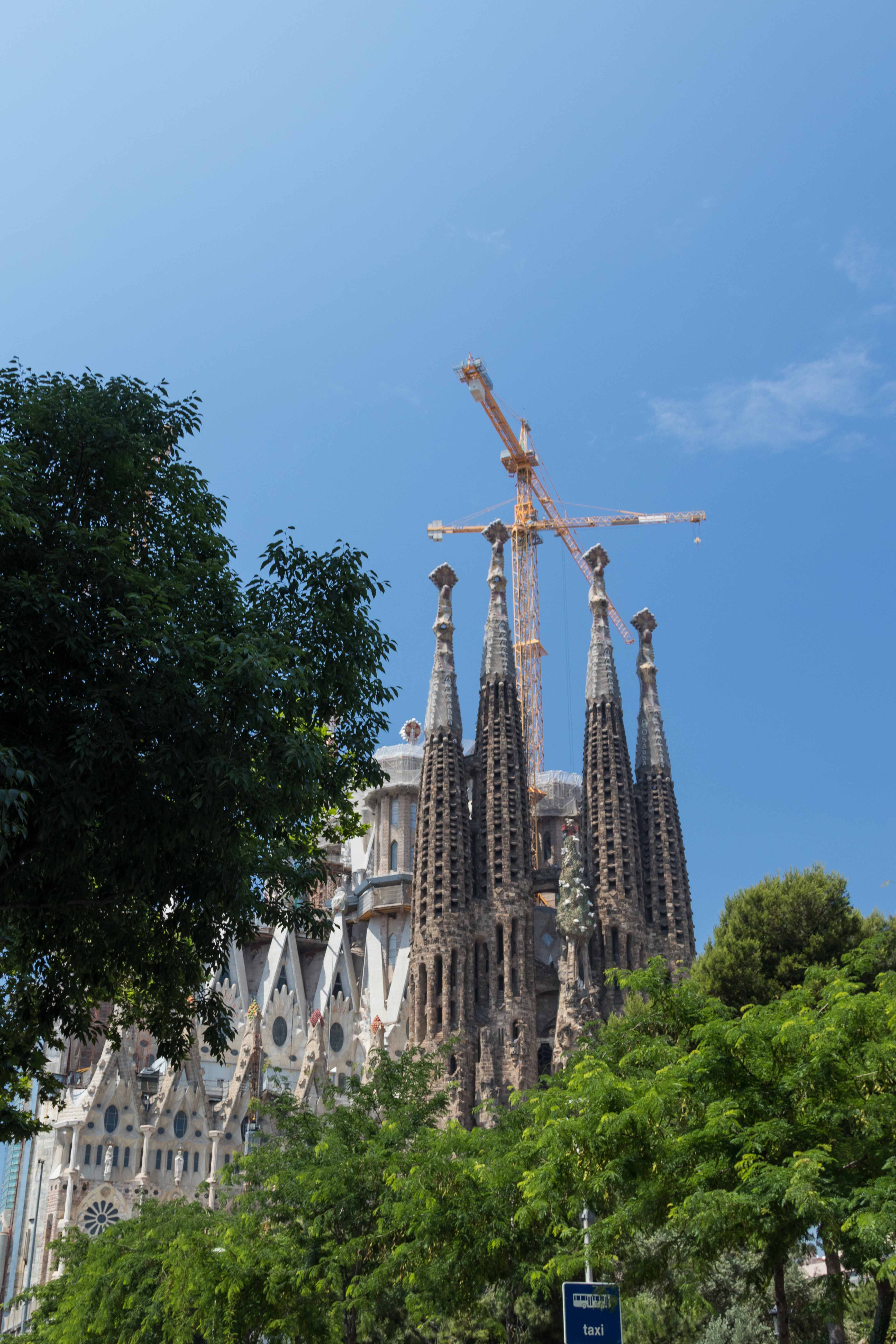 Barcelona Sagrada Familia Exterior | https://www.roseclearfield.com