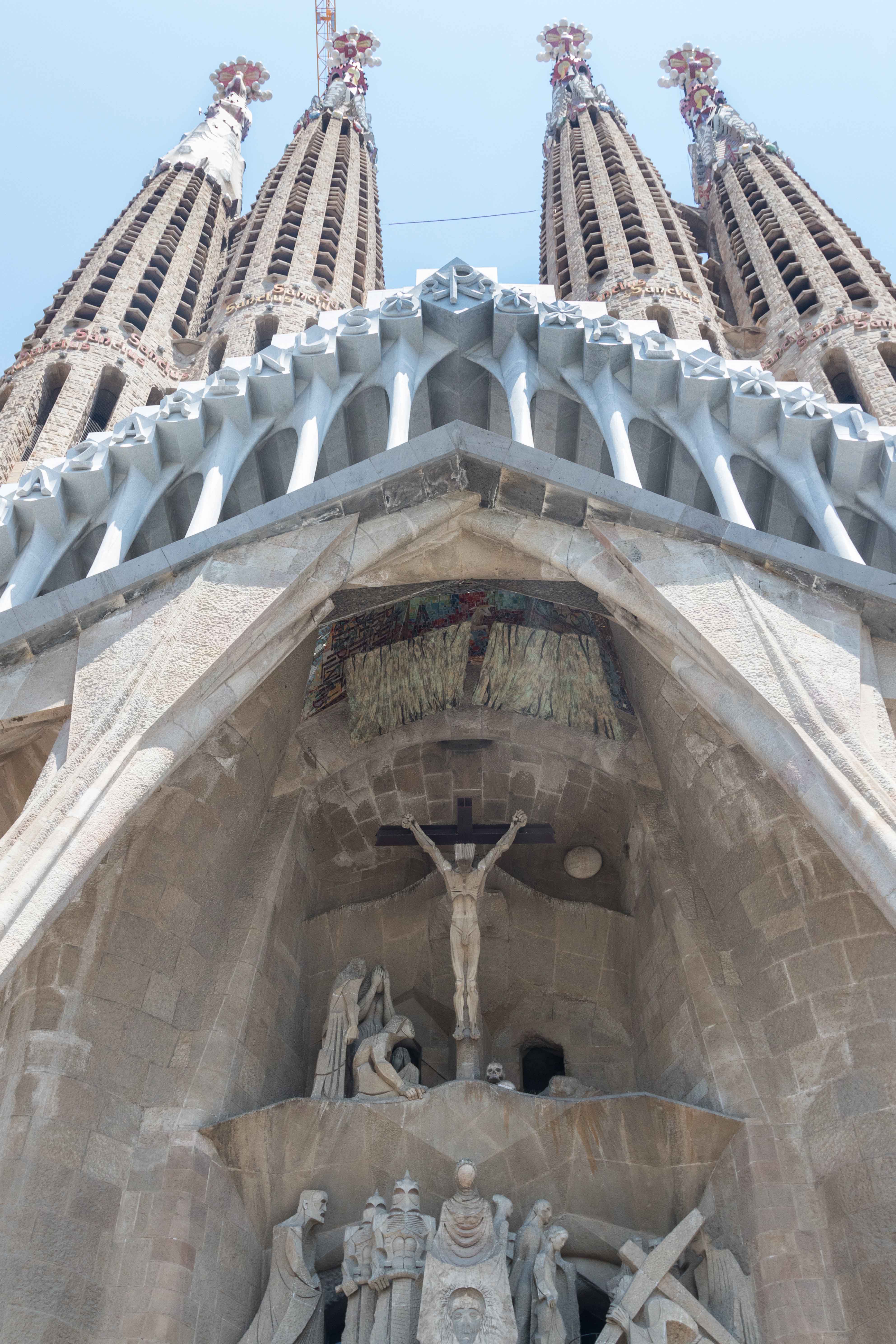 Barcelona Sagrada Familia Exterior | https://www.roseclearfield.com