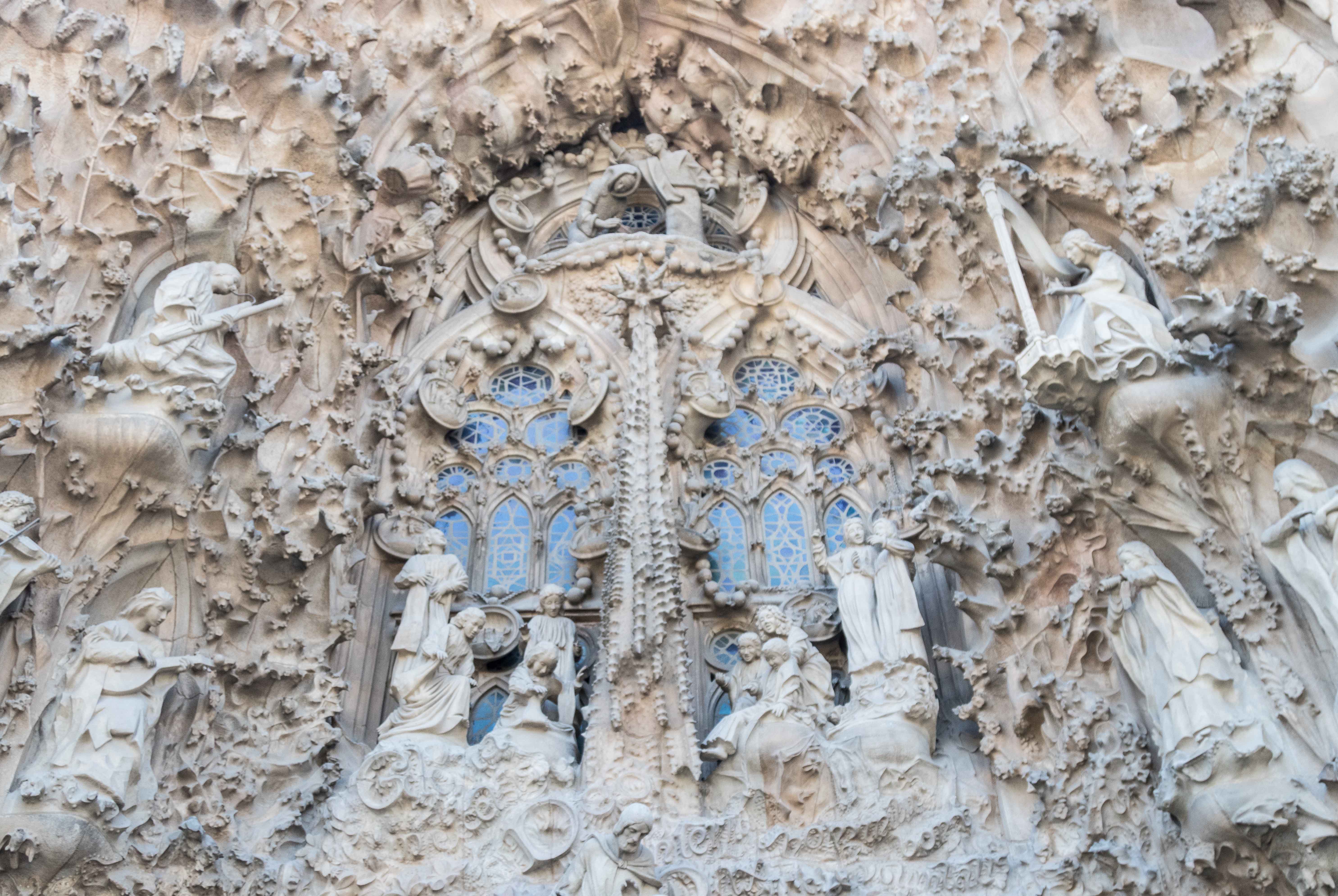 Barcelona Sagrada Familia Exterior | https://www.roseclearfield.com